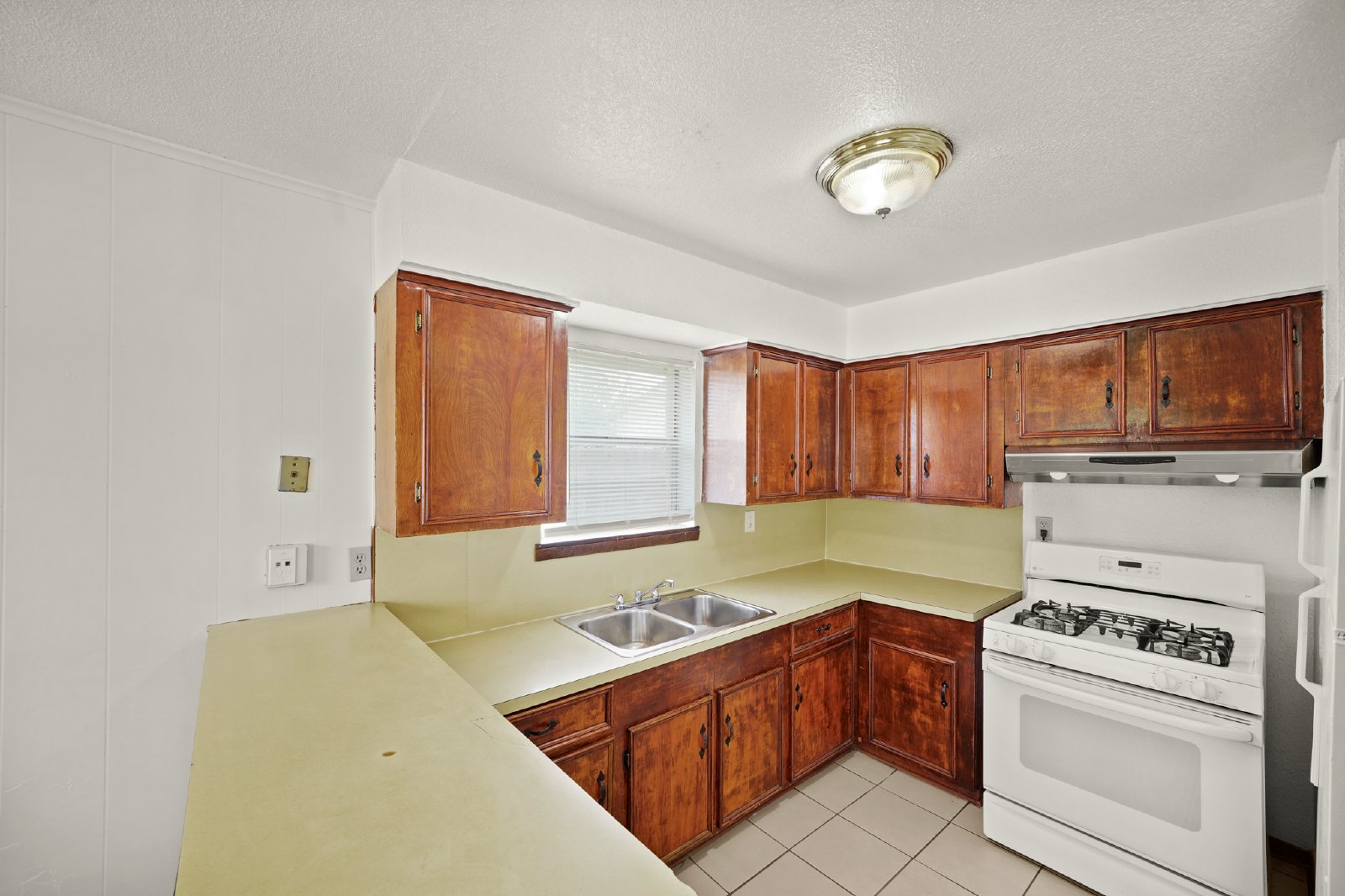 Octavia Street (6116 & 6116 1/2) - T - 1/2 property image