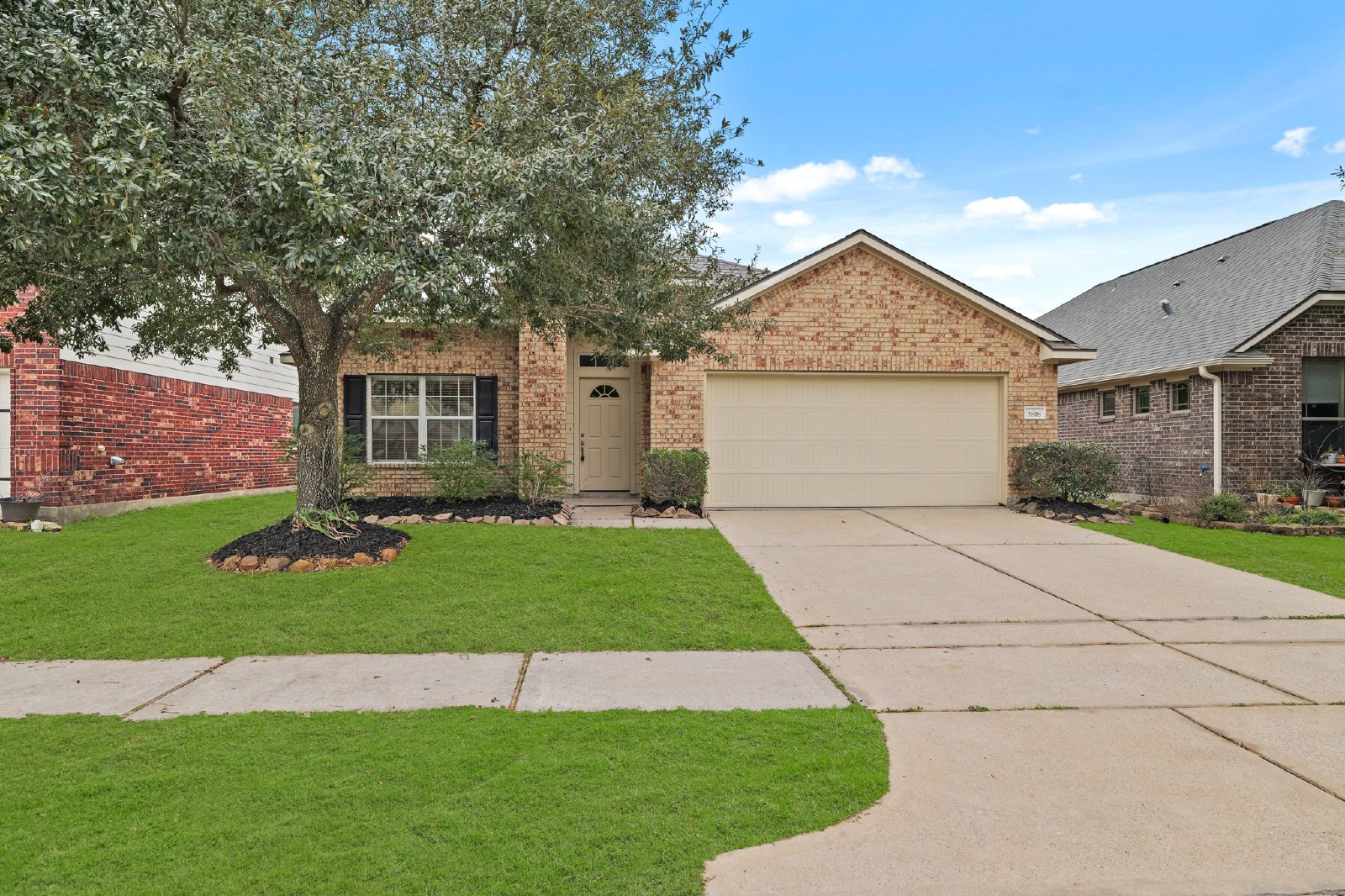 Lockeridge Oaks Drive (2818) - B - 1 property image