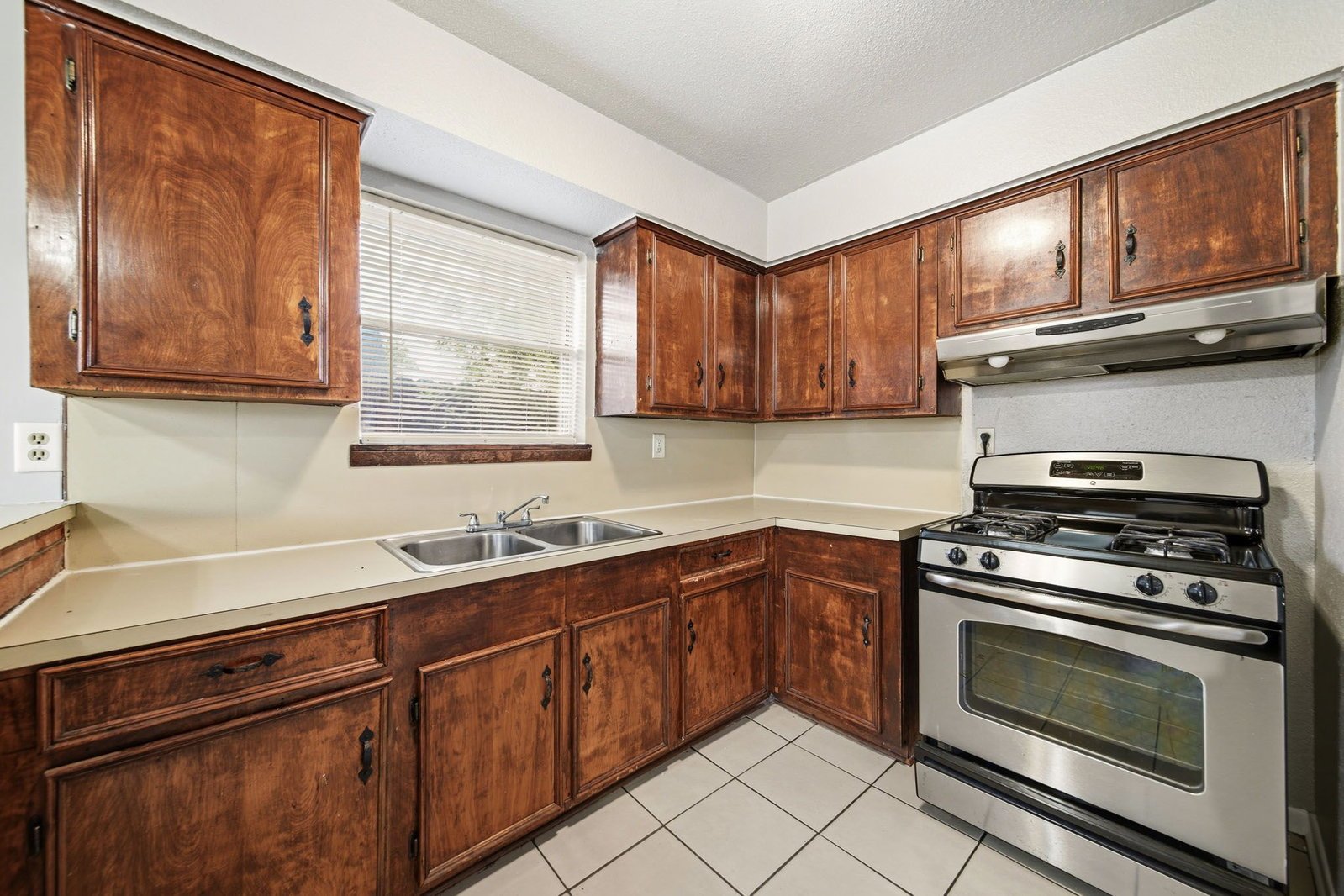 6116 1/2 Octavia Street Houston, TX 77026 property image