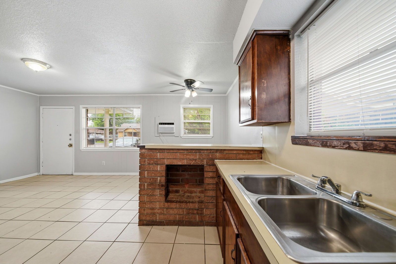 6116 1/2 Octavia Street Houston, TX 77026 property image
