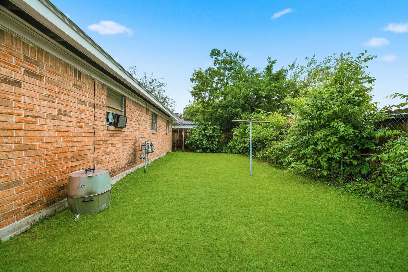 6116 1/2 Octavia Street Houston, TX 77026 property image