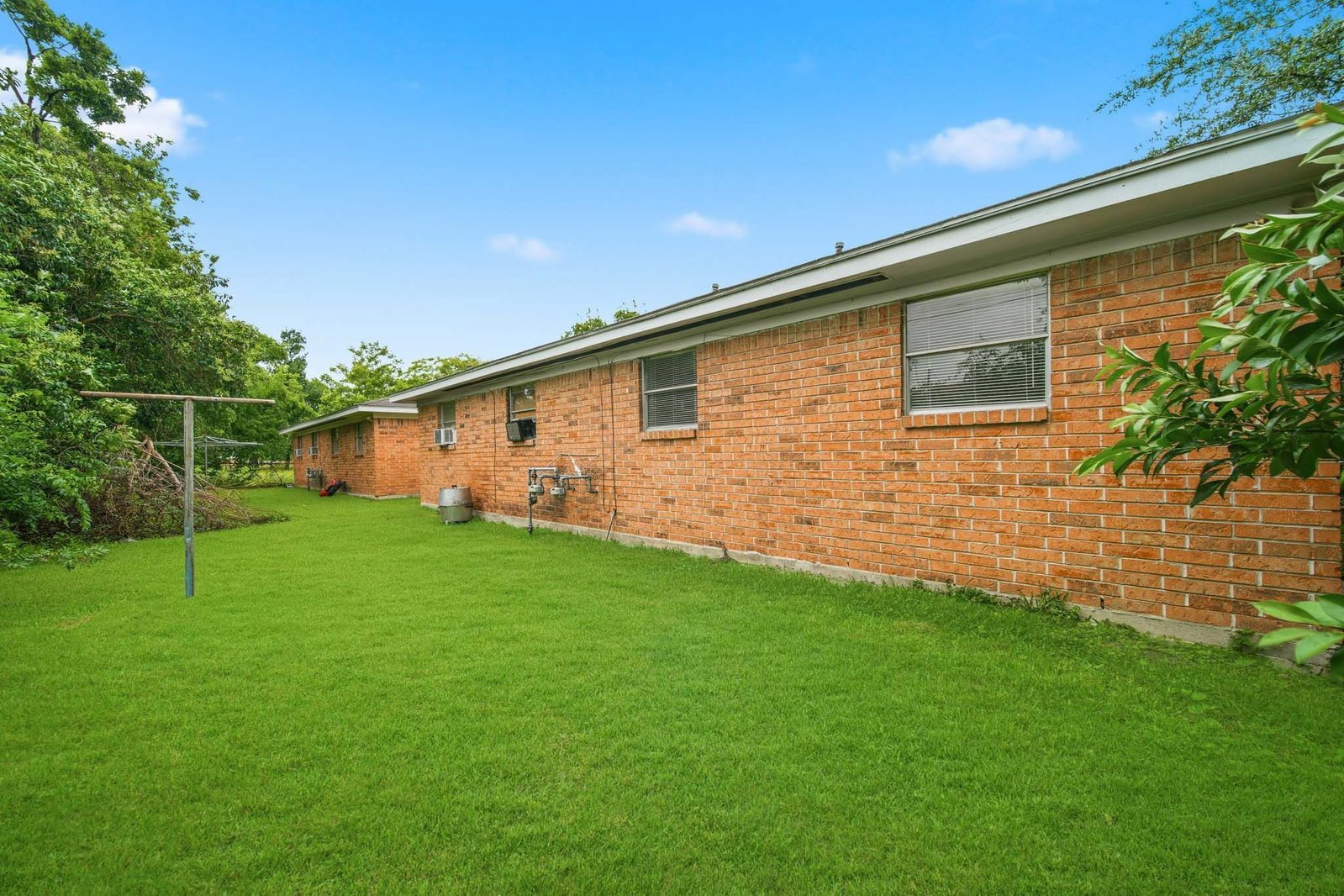 6116 1/2 Octavia Street Houston, TX 77026 property image