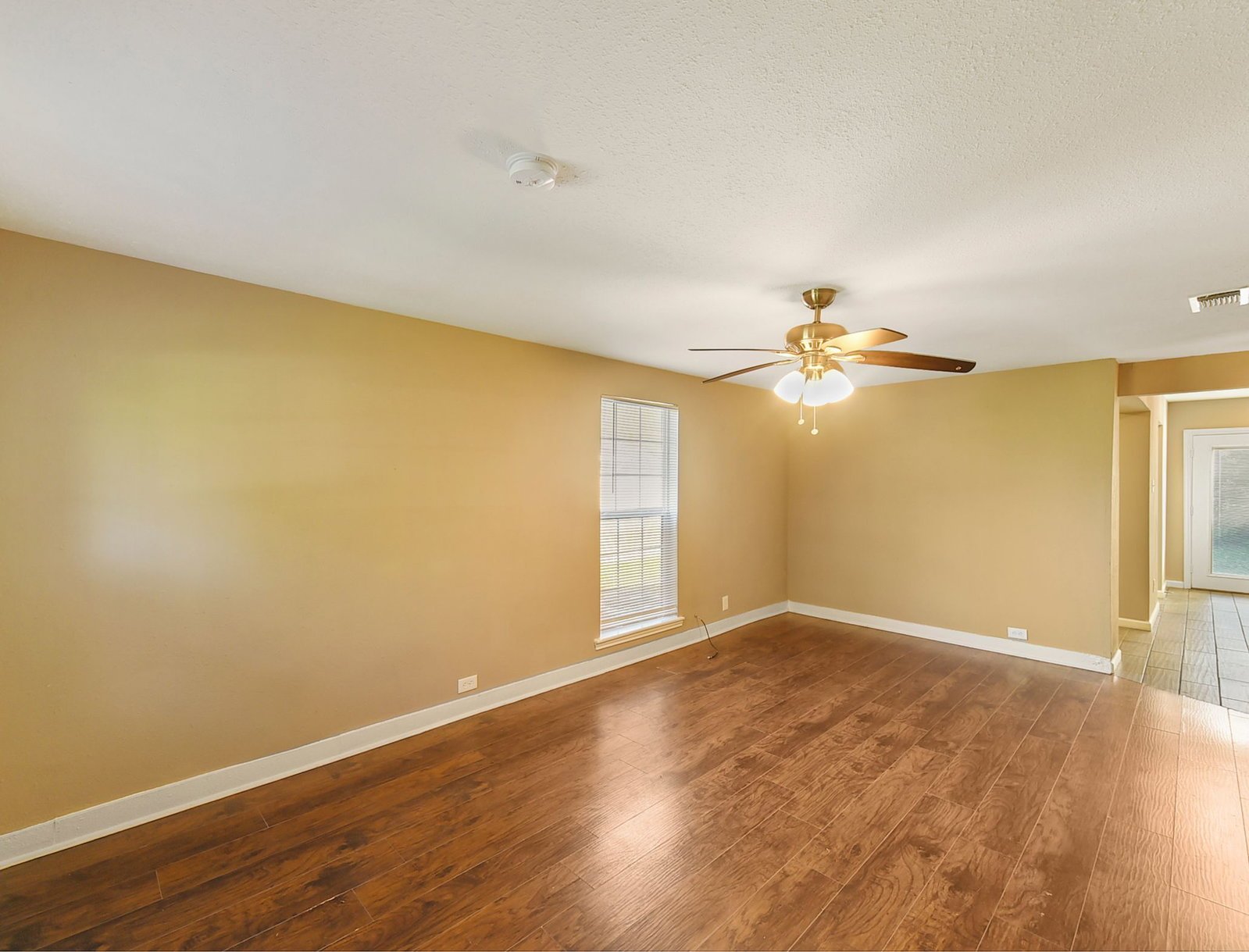 1029 Sycamore St La Marque, TX 77568 property image