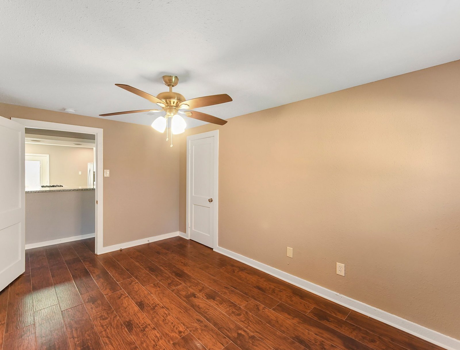 1029 Sycamore St La Marque, TX 77568 property image