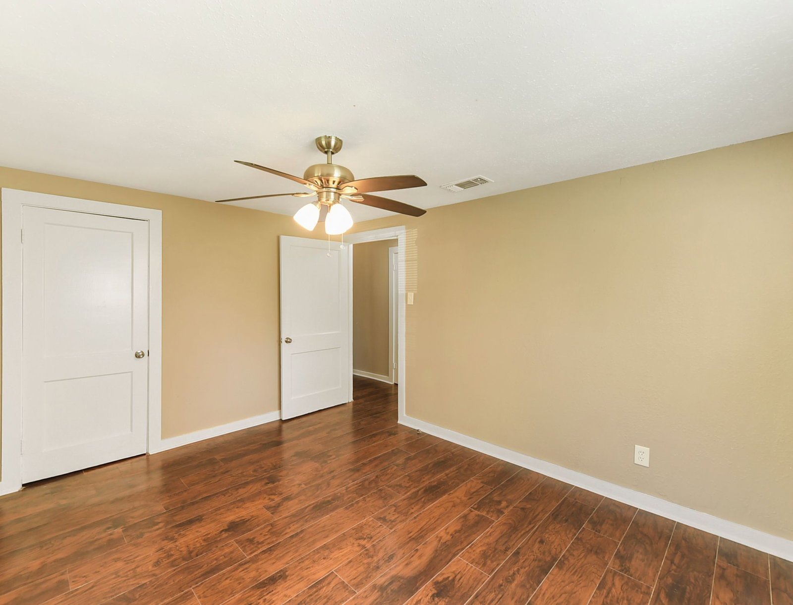 1029 Sycamore St La Marque, TX 77568 property image