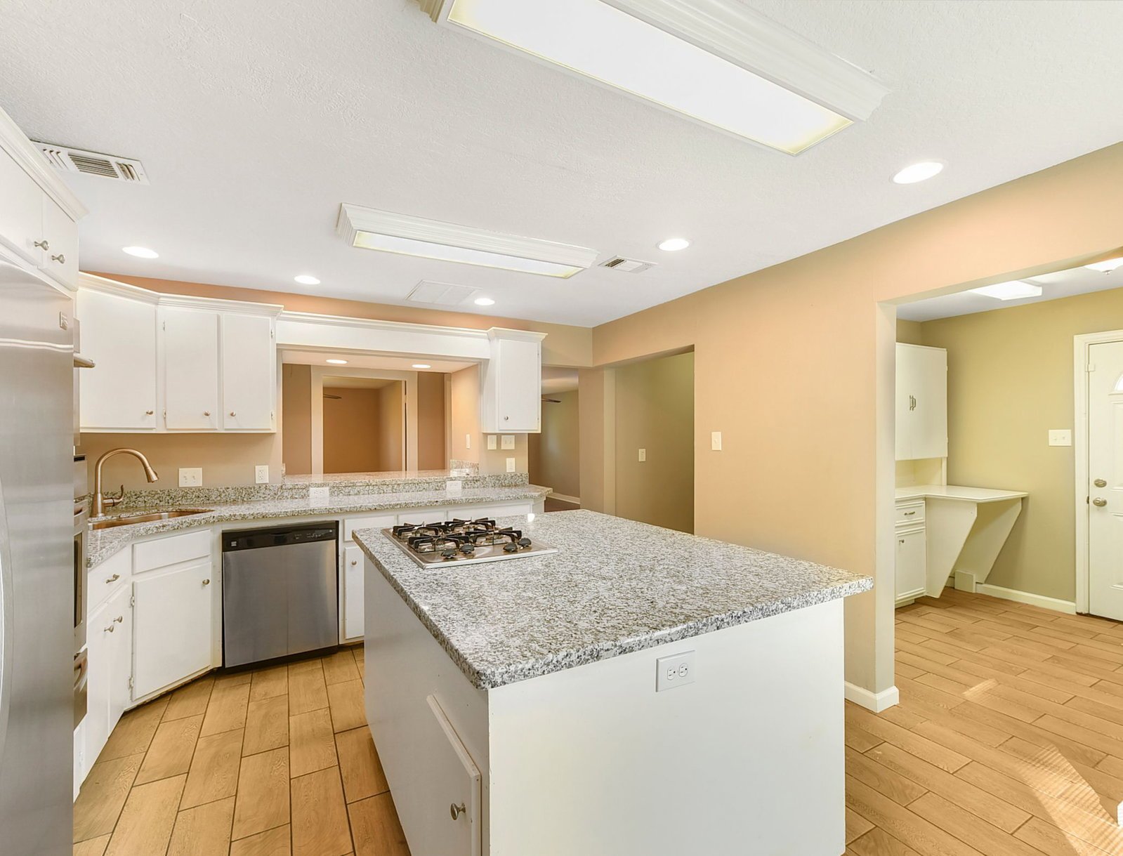 1029 Sycamore St La Marque, TX 77568 property image
