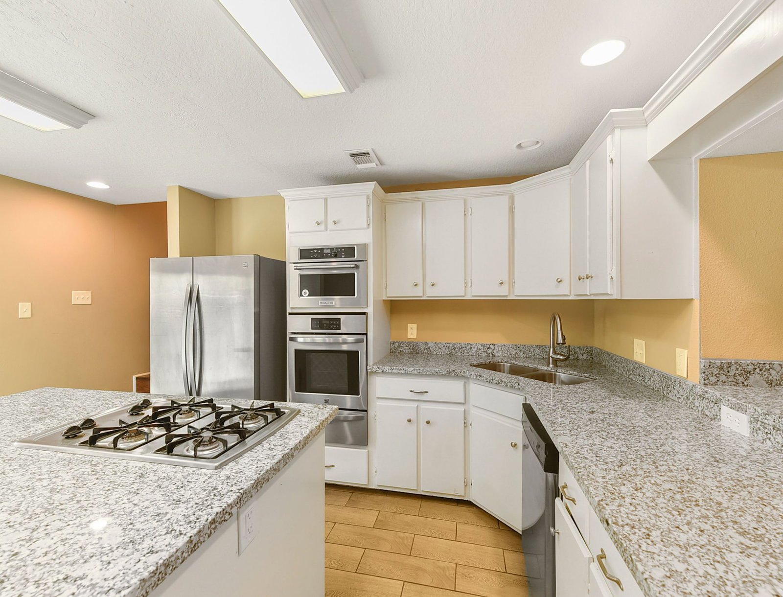 1029 Sycamore St La Marque, TX 77568 property image