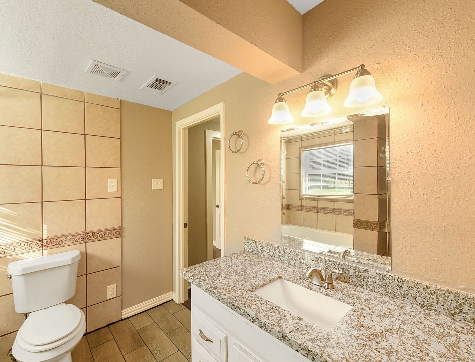 1029 Sycamore St La Marque, TX 77568 property image