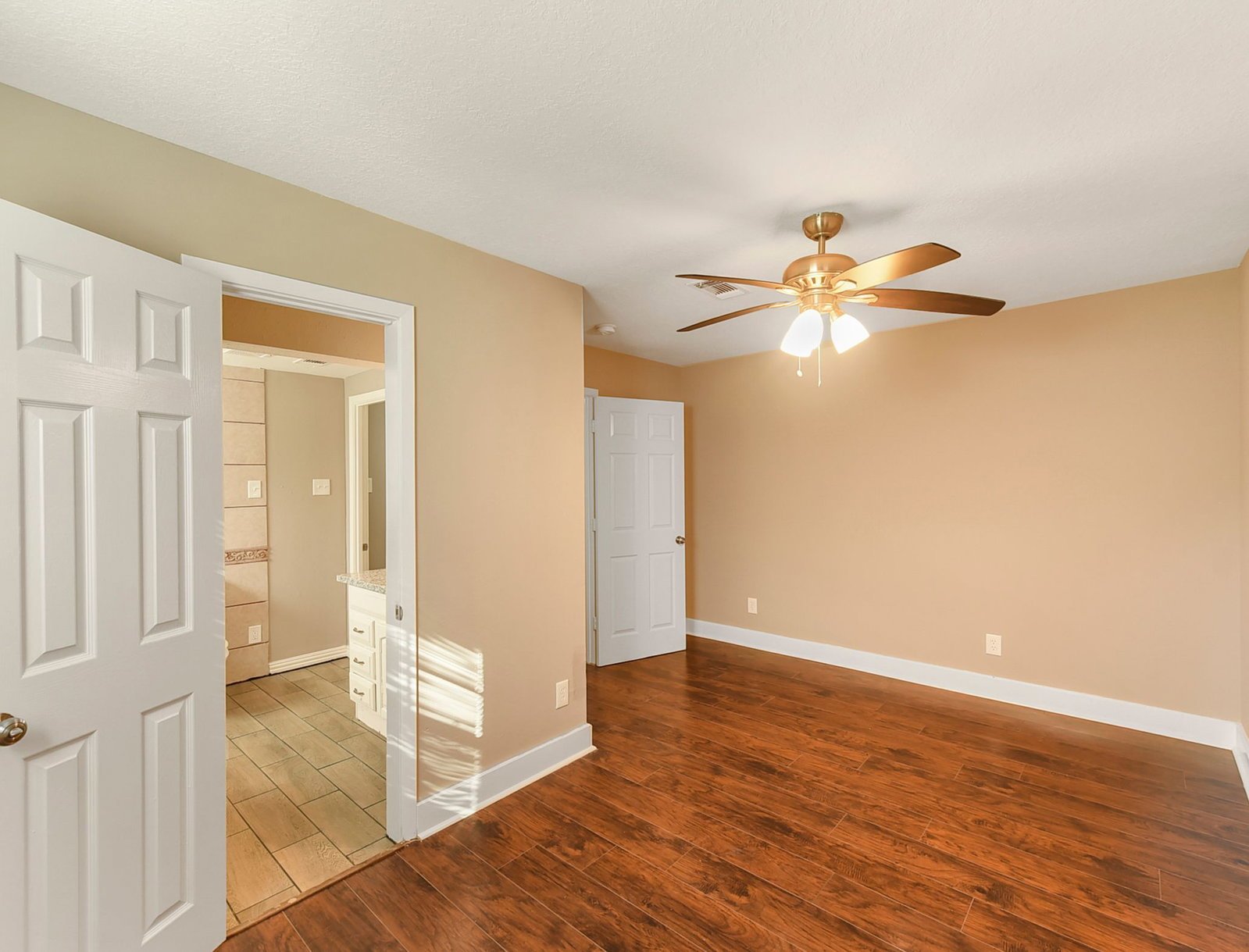 1029 Sycamore St La Marque, TX 77568 property image