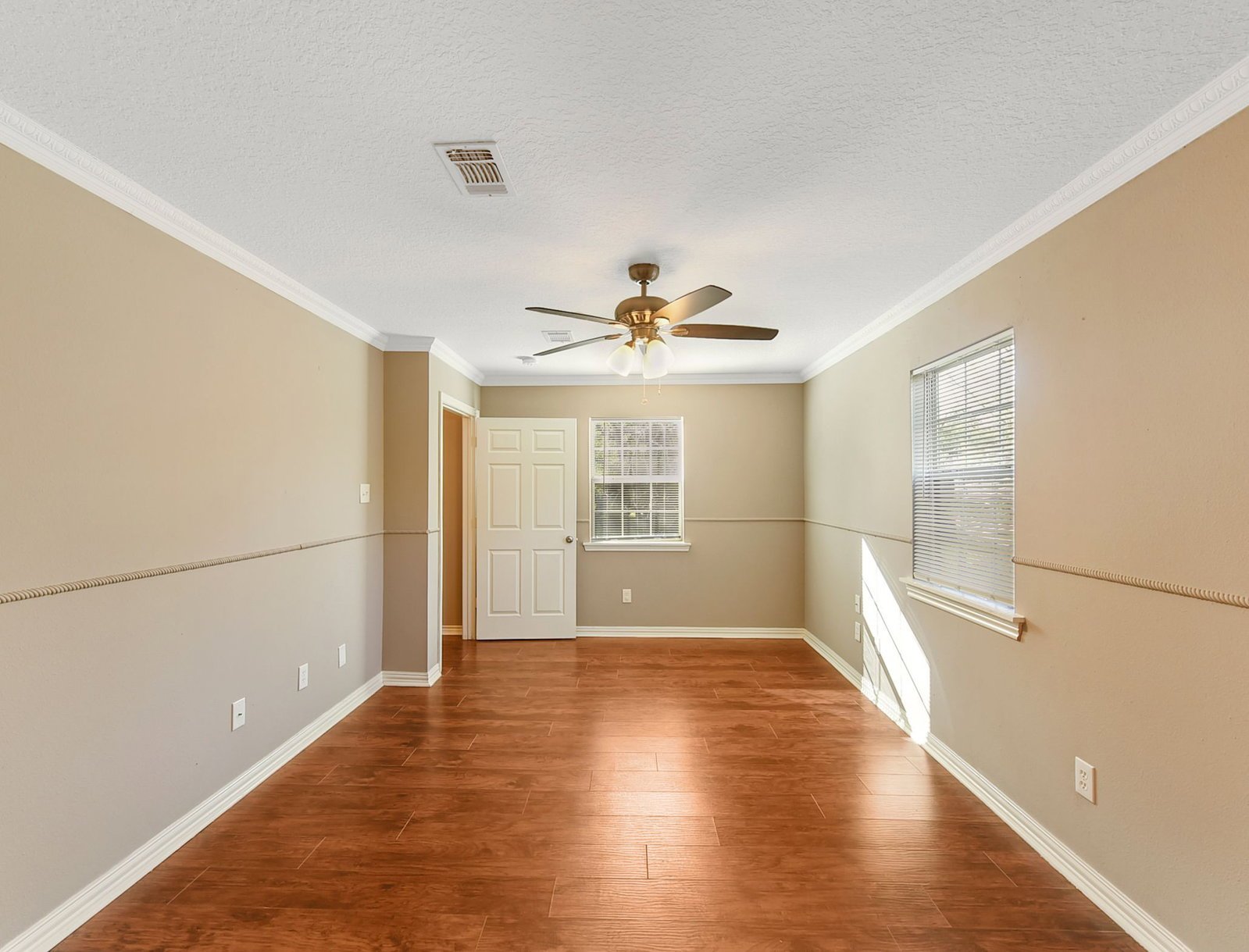 1029 Sycamore St La Marque, TX 77568 property image