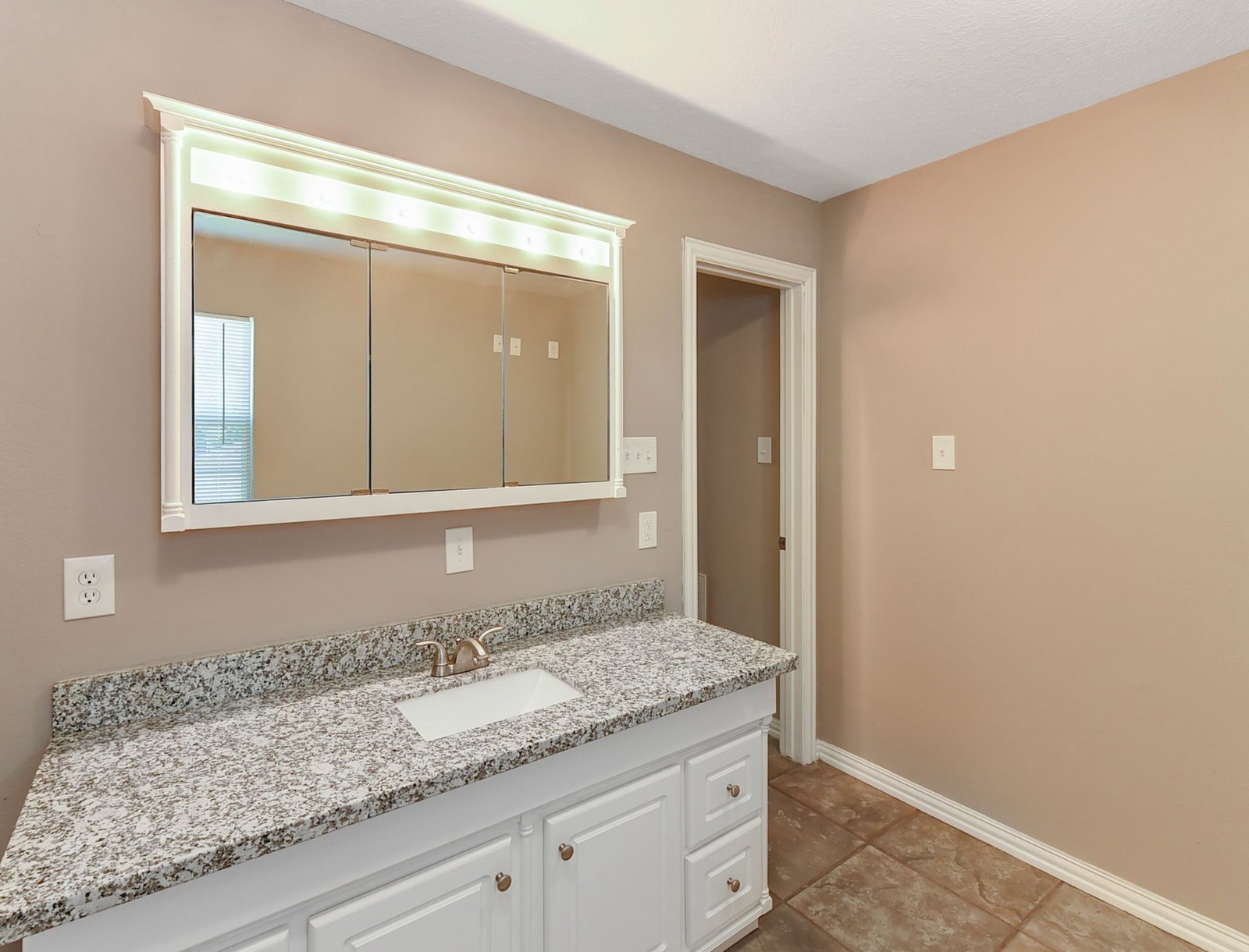 1029 Sycamore St La Marque, TX 77568 property image