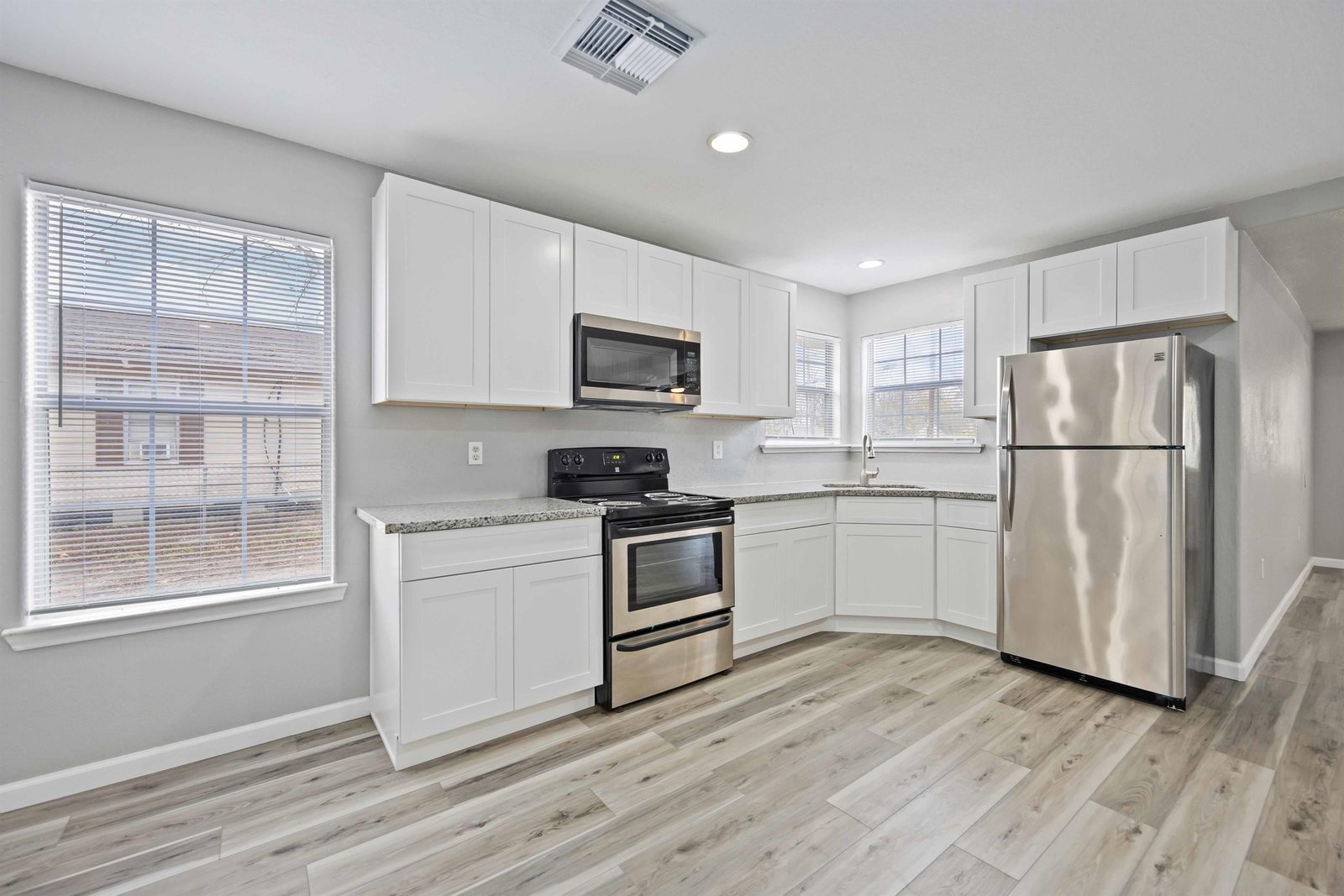 1728B Connorvale Rd Houston, TX 77039 property image