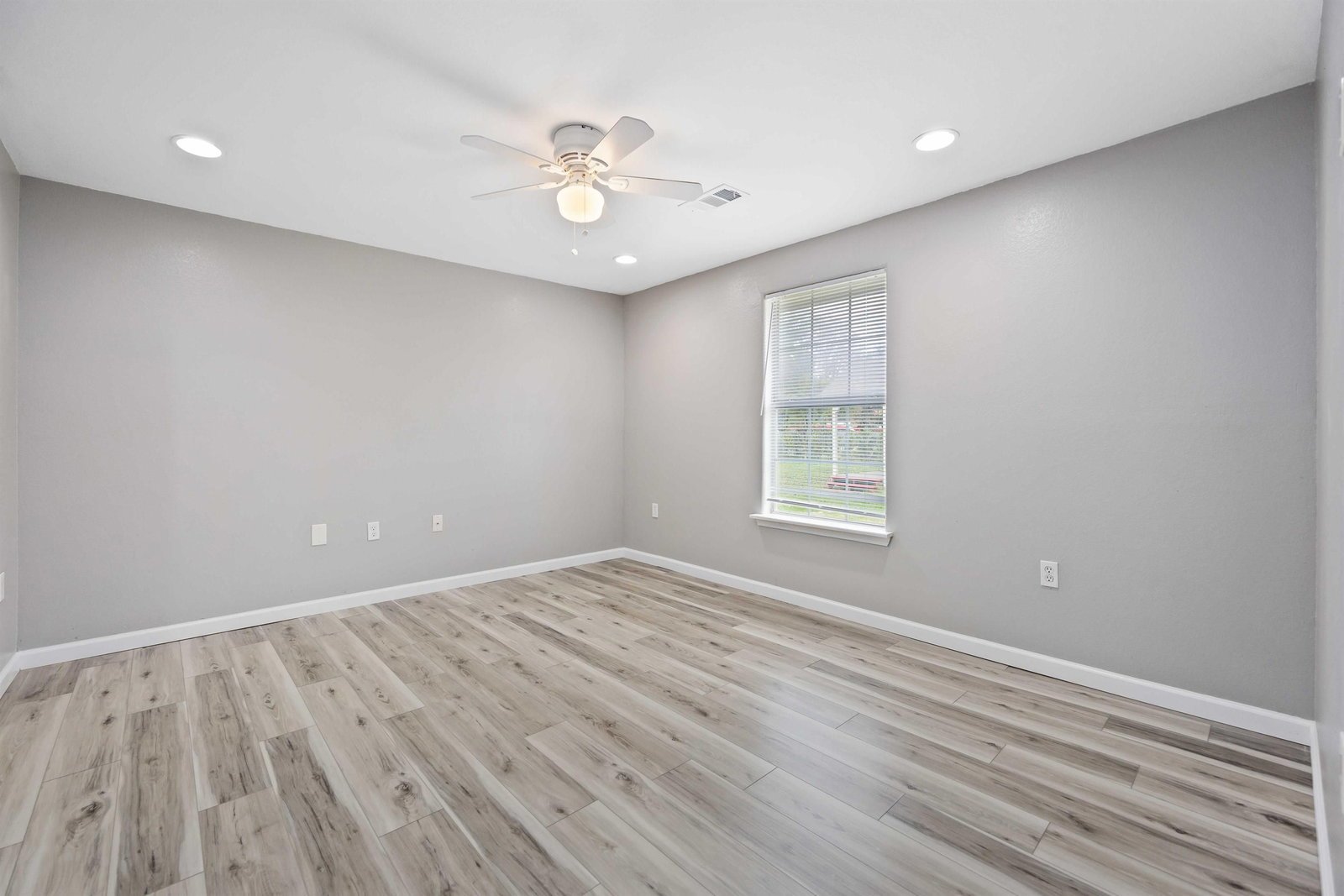 1728B Connorvale Rd Houston, TX 77039 property image