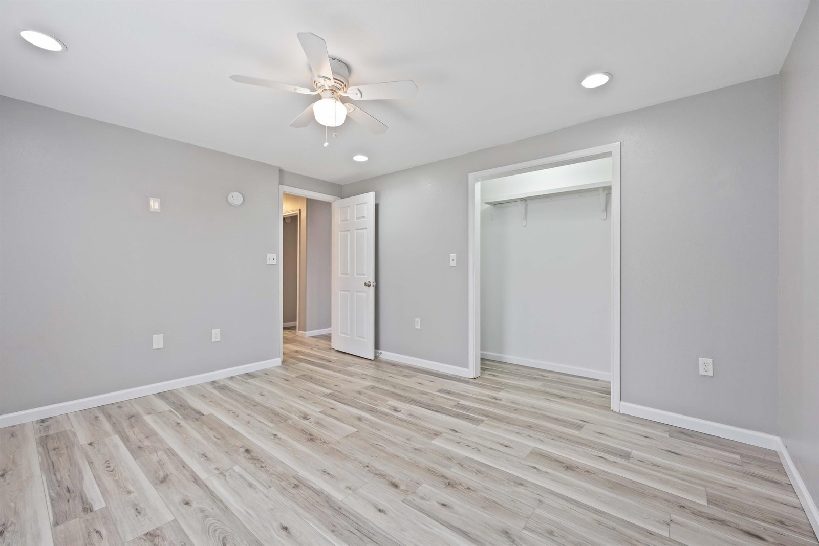 1728B Connorvale Rd Houston, TX 77039 property image