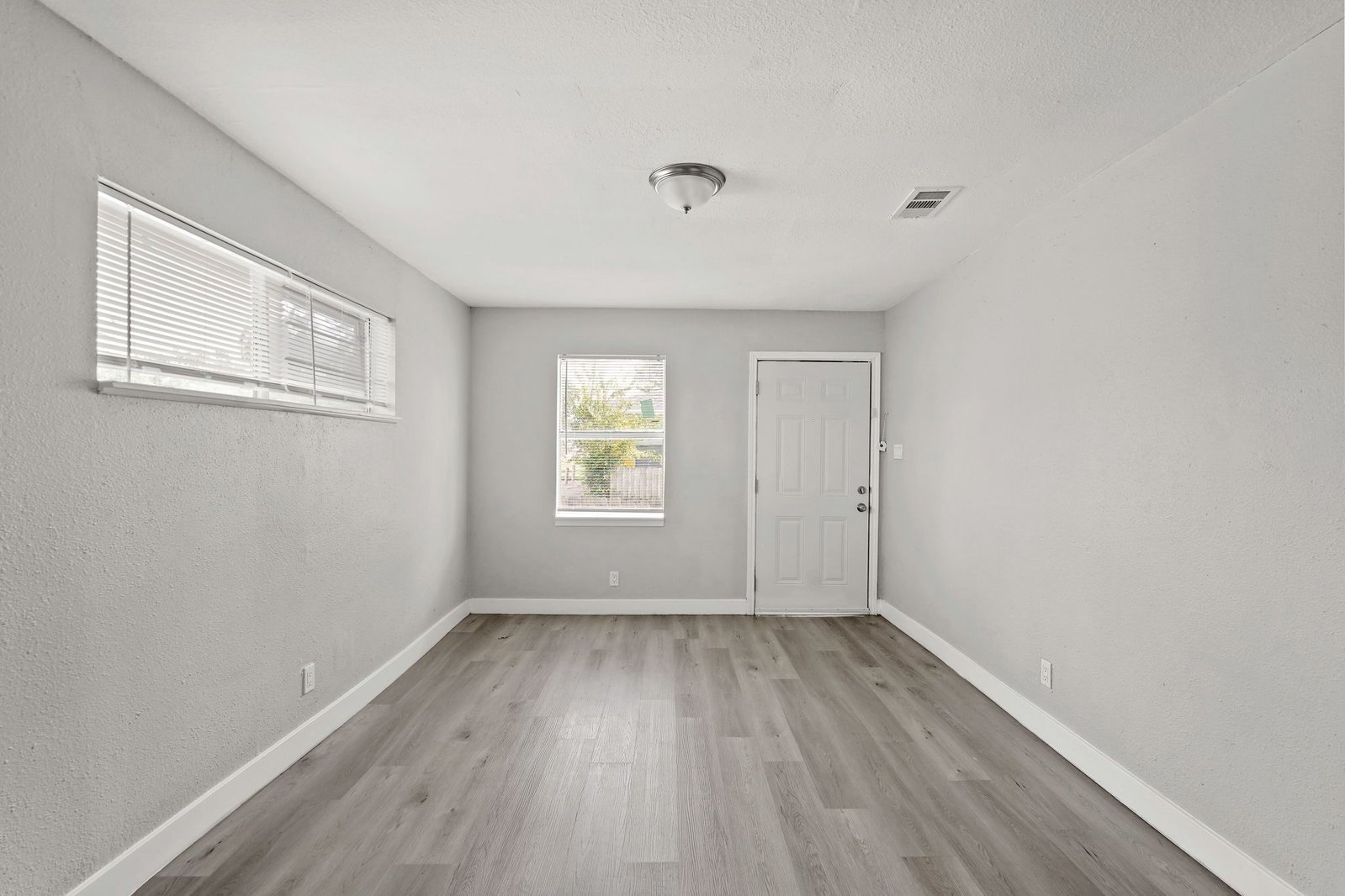7815 Glass Street Houston, TX 77016 property image