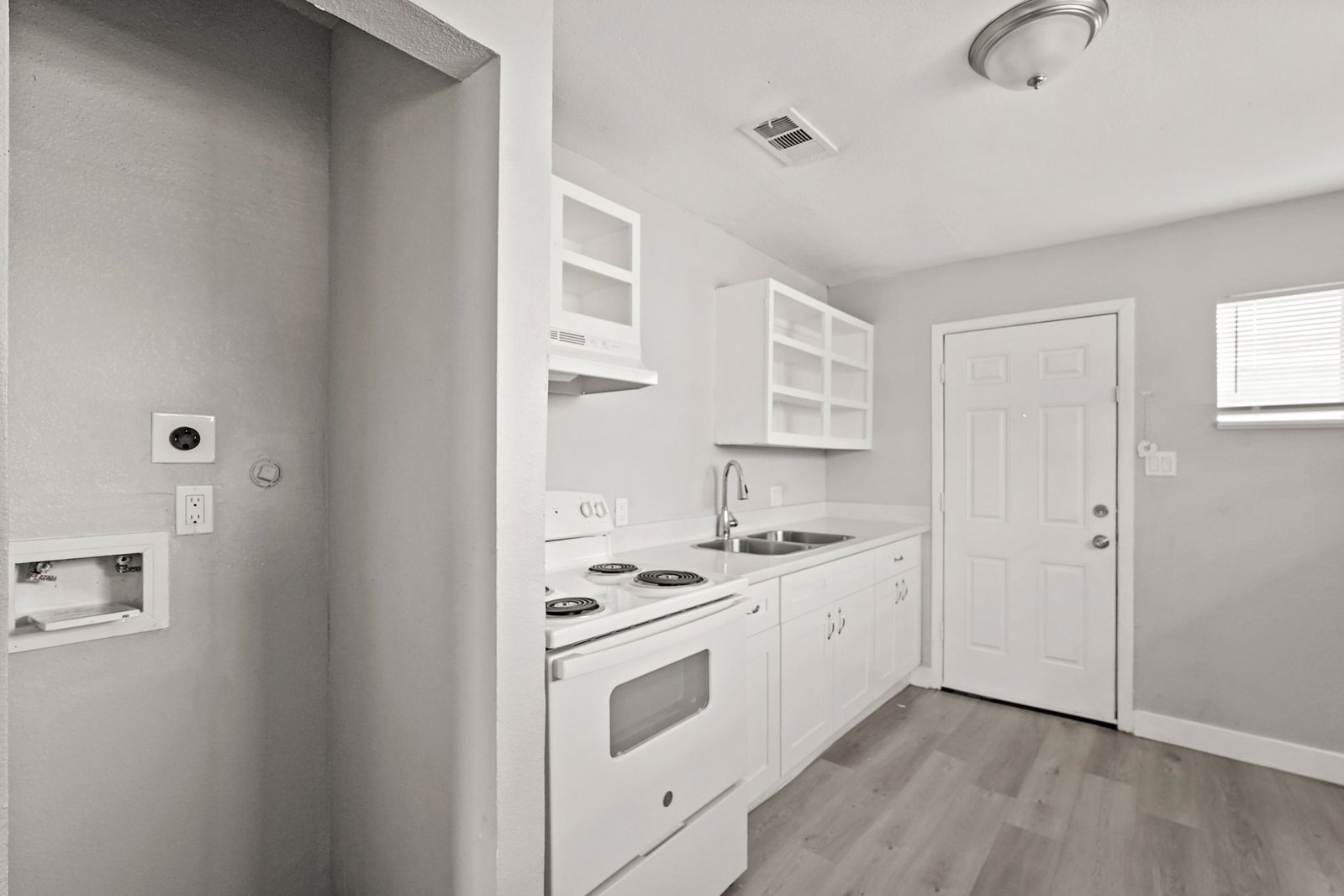 7815 Glass Street Houston, TX 77016 property image