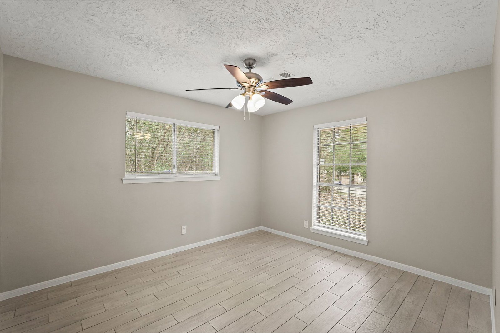 105 Navajo Dr Montgomery, TX 77316 property image