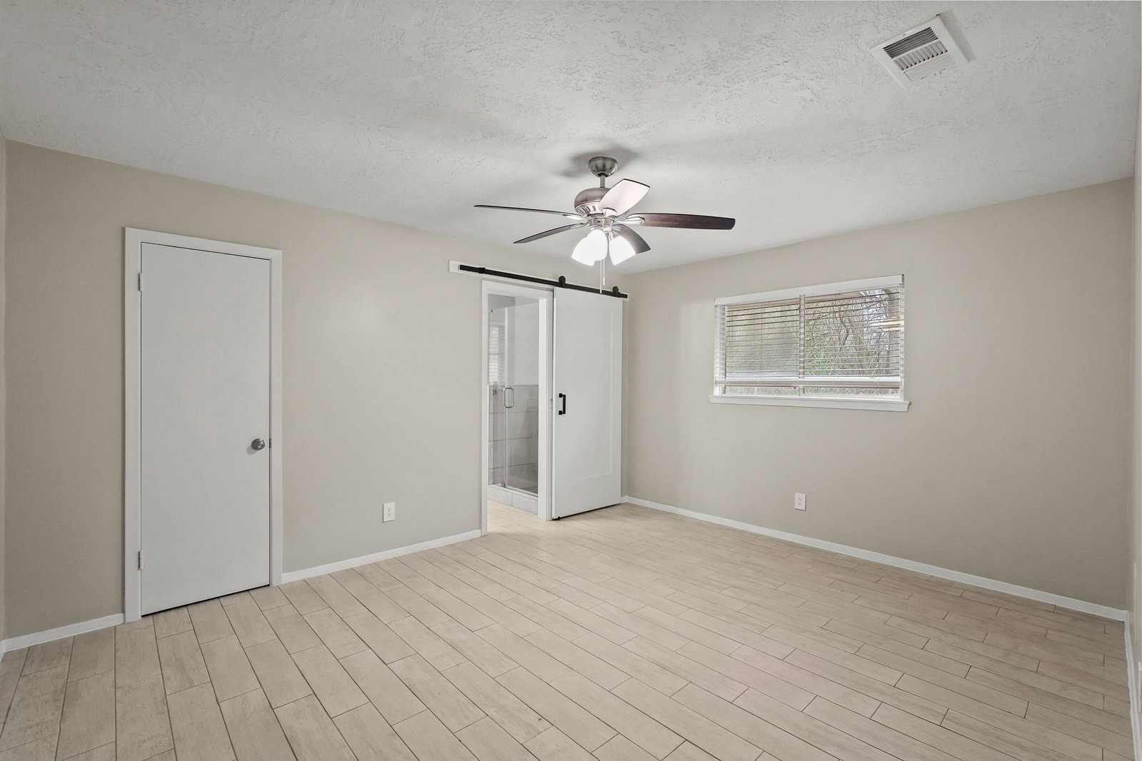 105 Navajo Dr Montgomery, TX 77316 property image