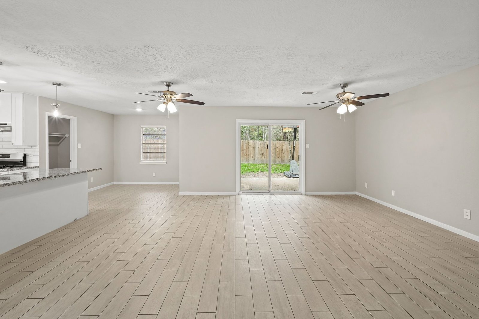 105 Navajo Dr Montgomery, TX 77316 property image