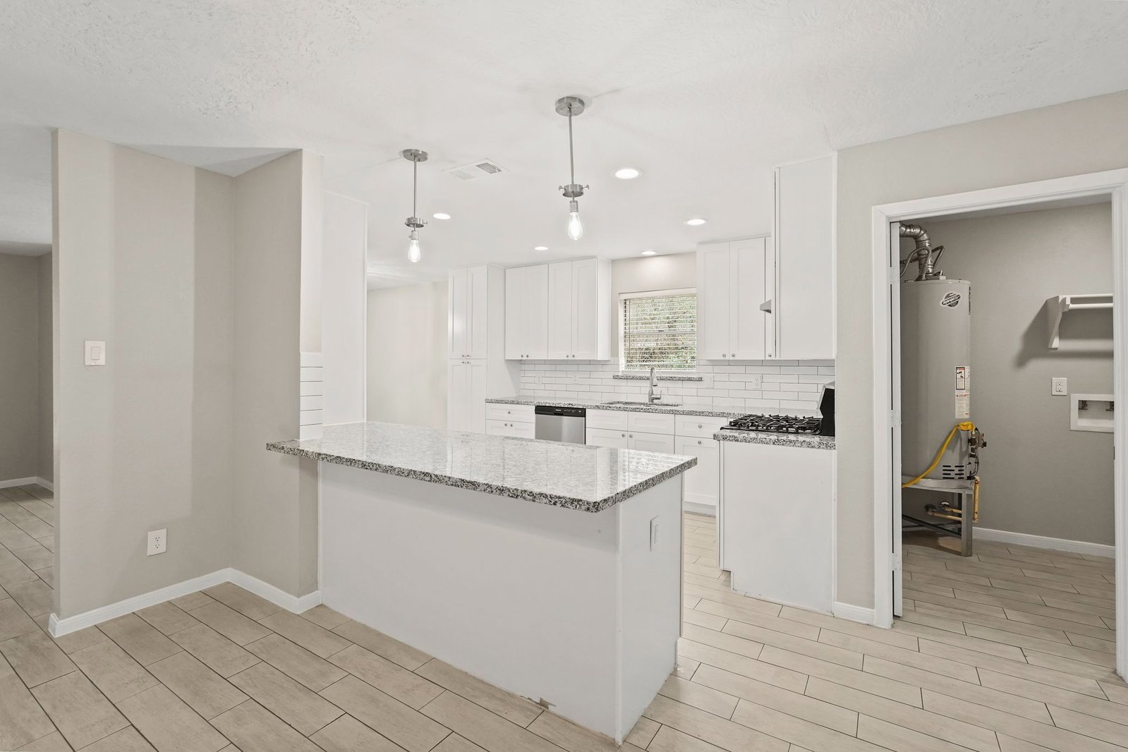 105 Navajo Dr Montgomery, TX 77316 property image