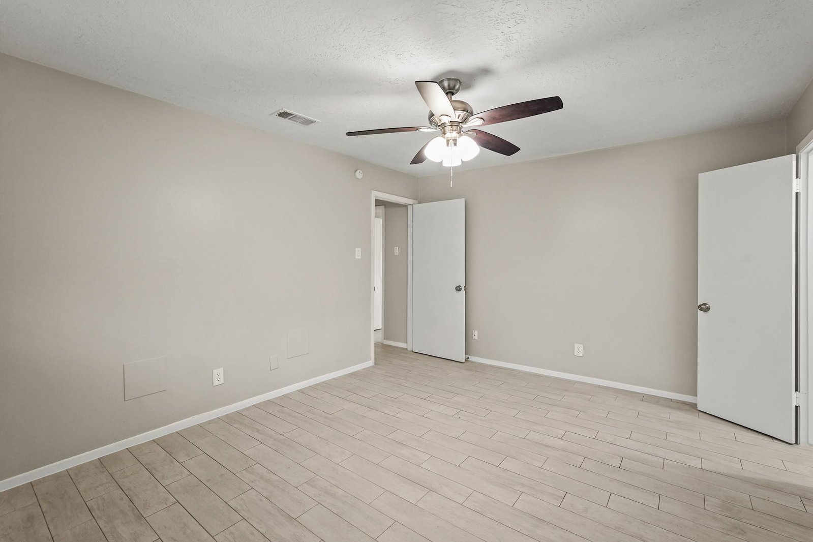 105 Navajo Dr Montgomery, TX 77316 property image