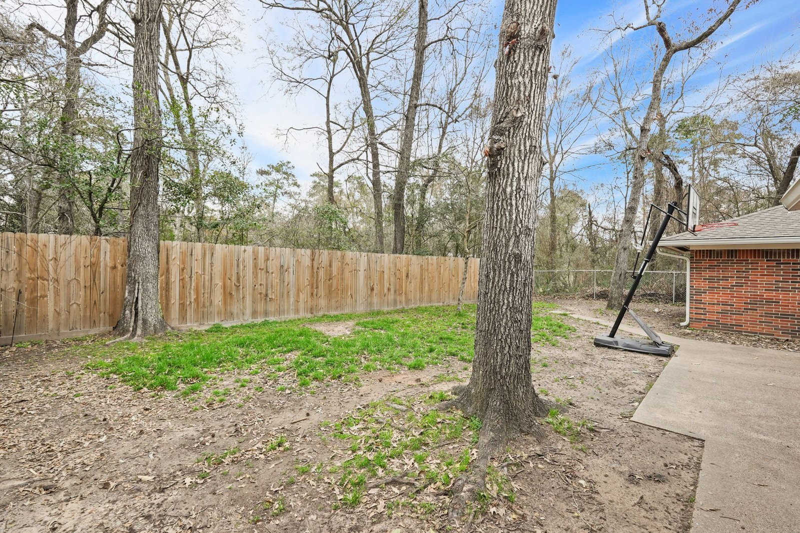 105 Navajo Dr Montgomery, TX 77316 property image