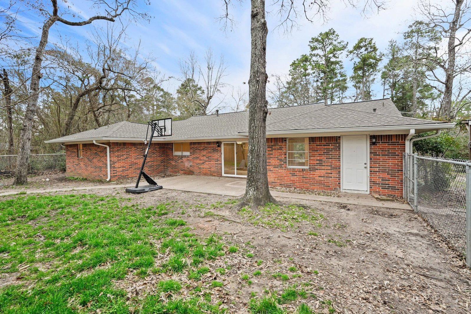 105 Navajo Dr Montgomery, TX 77316 property image