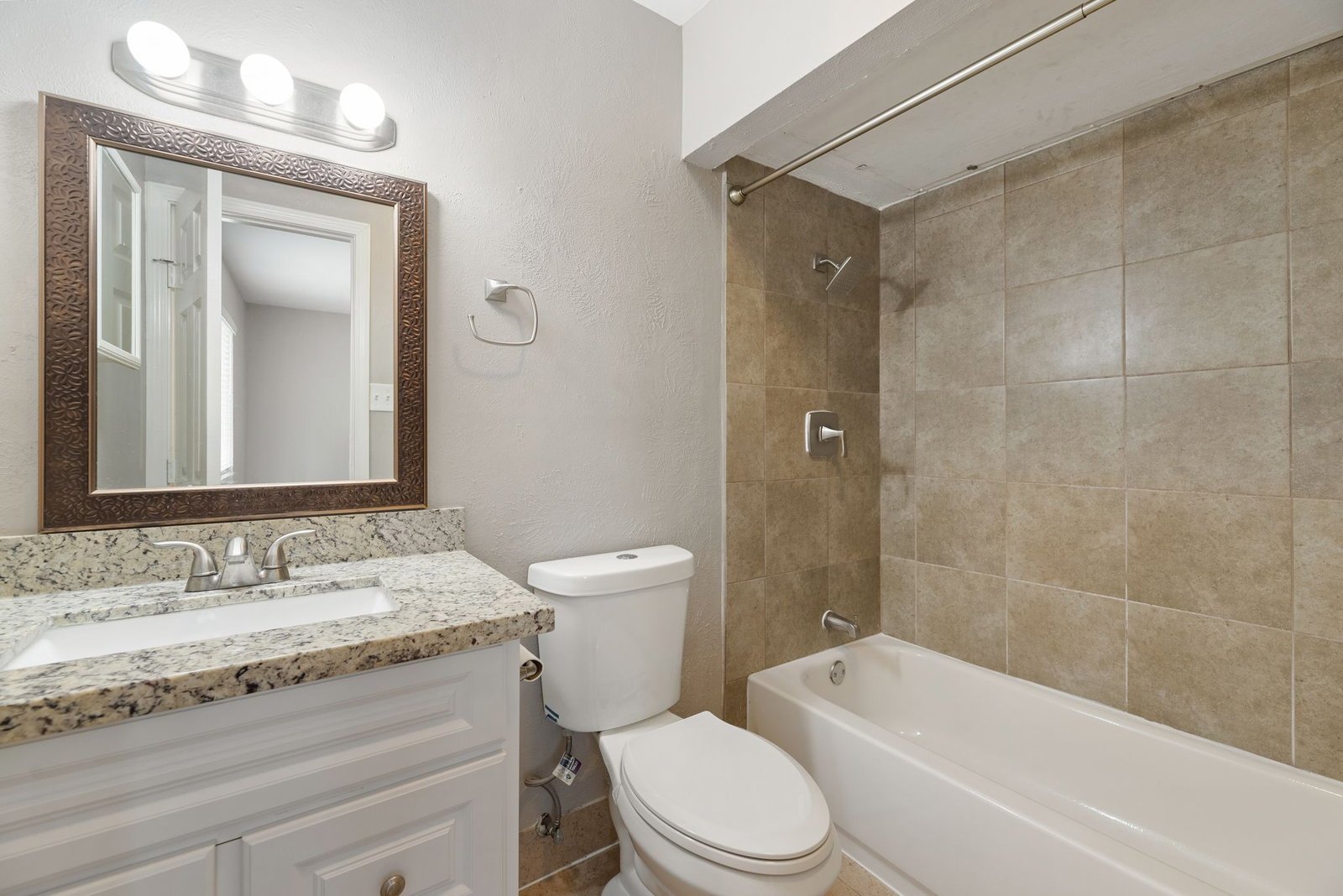 17615 Autumn Hills Dr Houston, TX 77084 property image