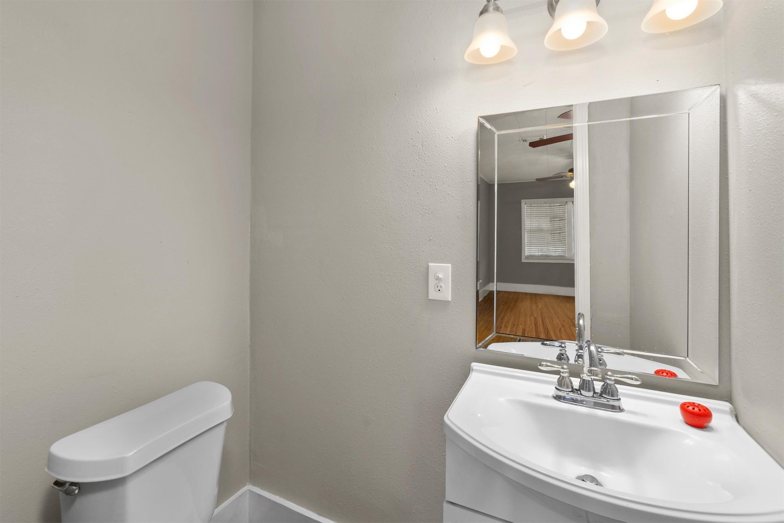 1502 15th Avenue North Texas City, TX 77590 property image