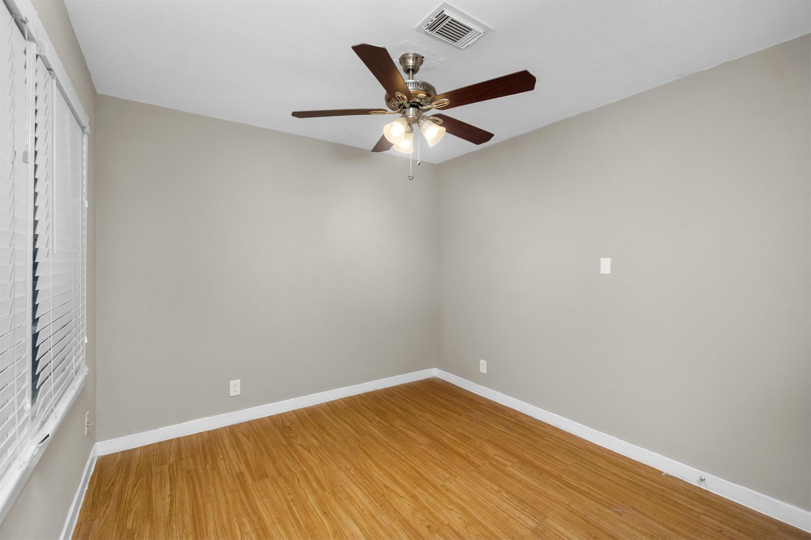 1502 15th Avenue North Texas City, TX 77590 property image