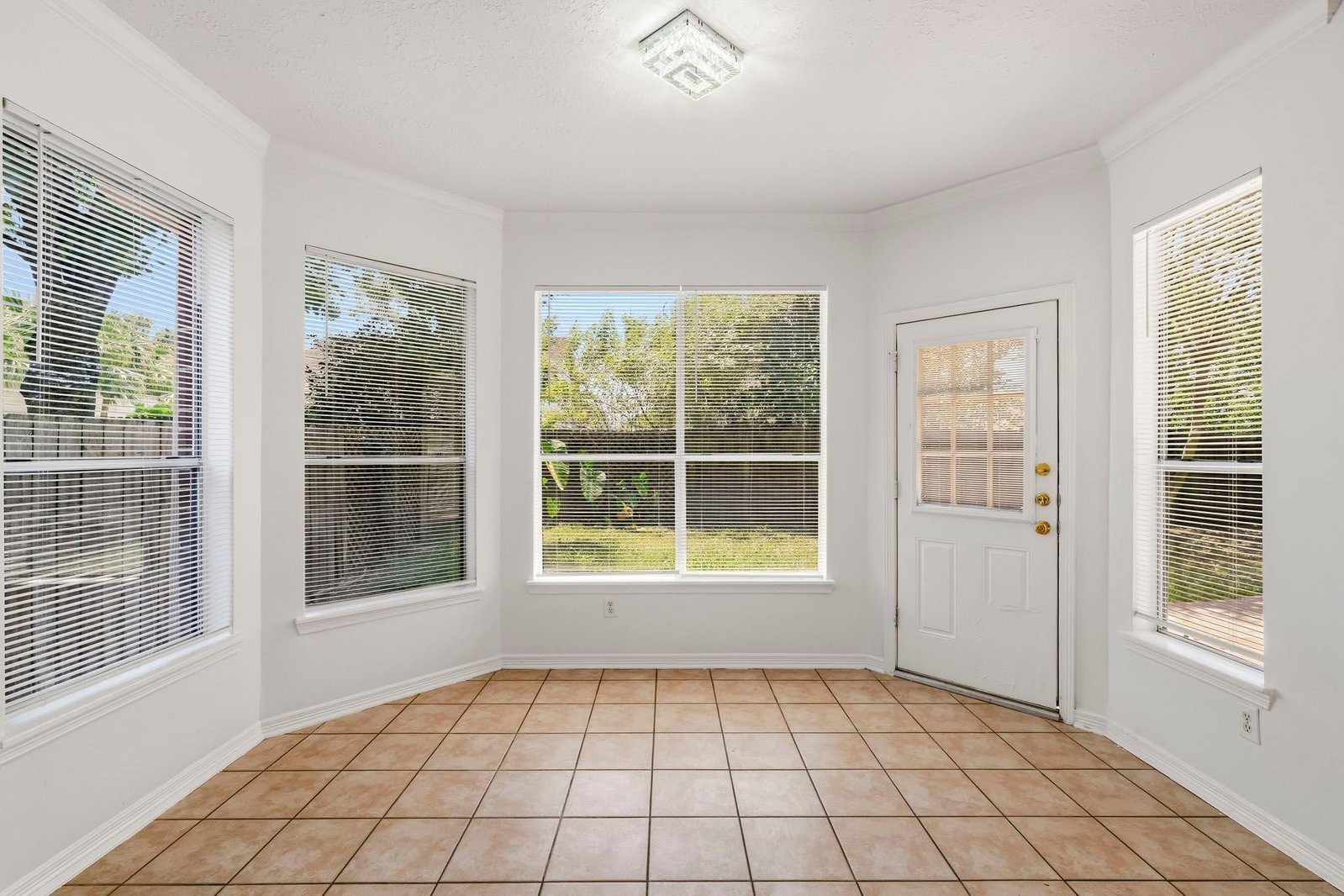 1925 Lori Court Seabrook, TX 77586 property image