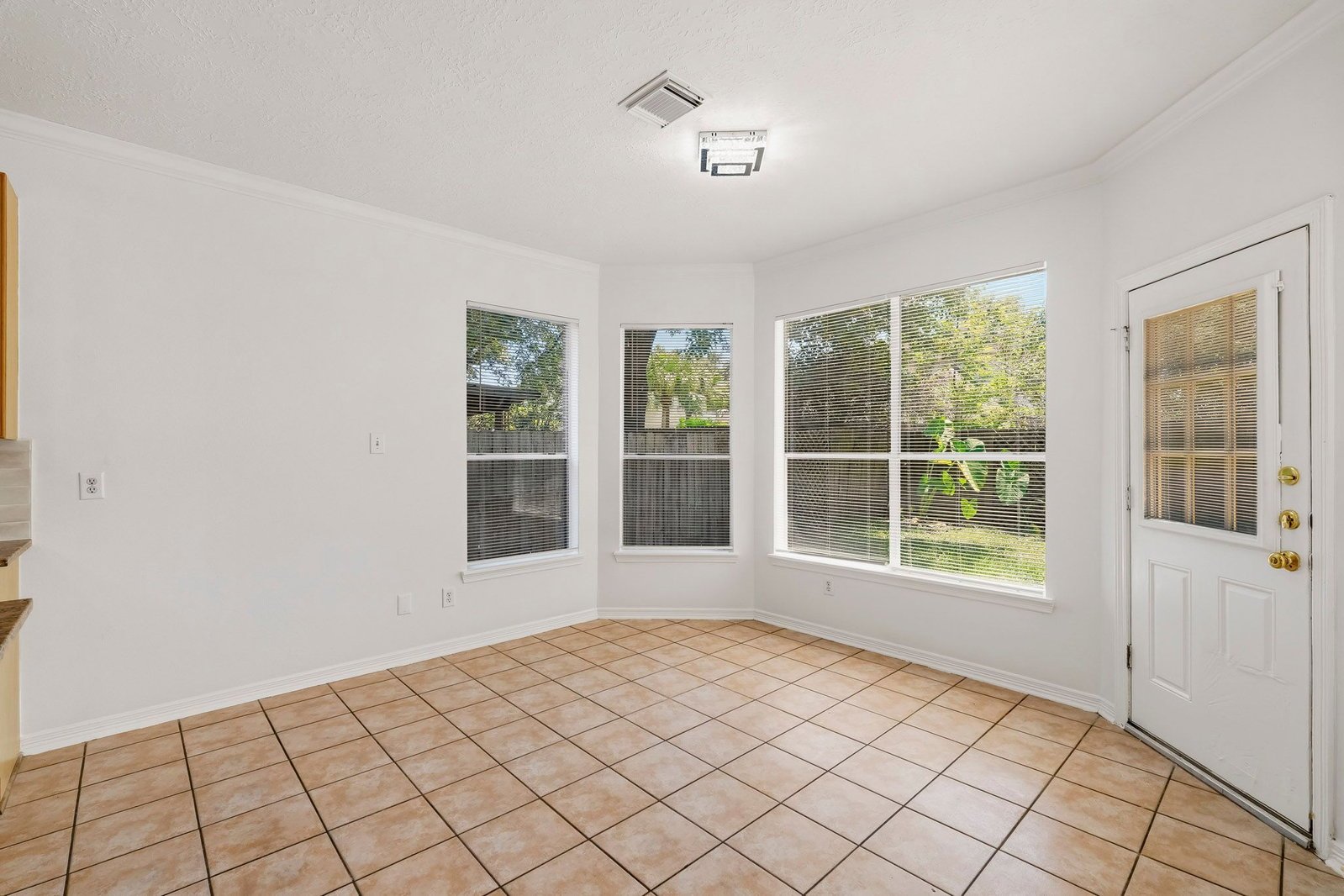 1925 Lori Court Seabrook, TX 77586 property image