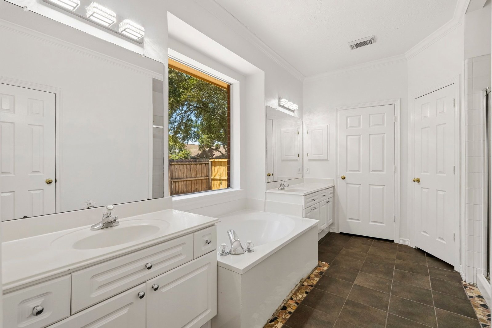 1925 Lori Court Seabrook, TX 77586 property image