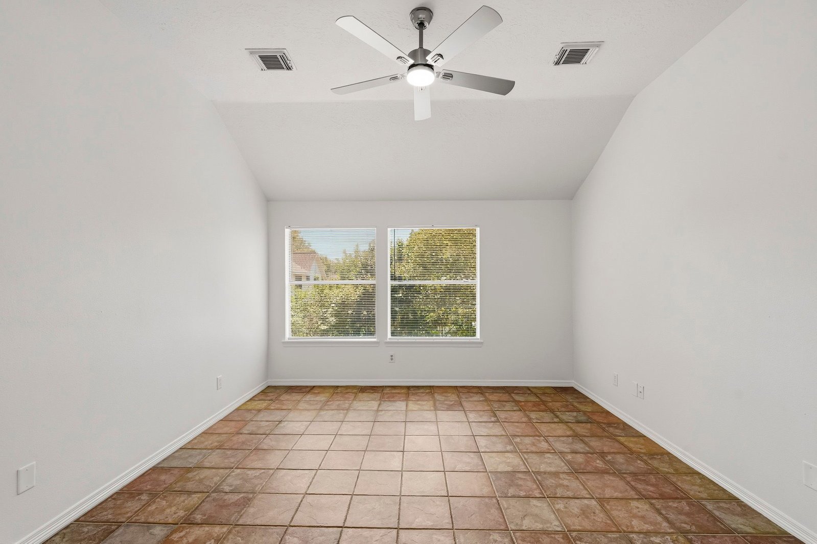 1925 Lori Court Seabrook, TX 77586 property image