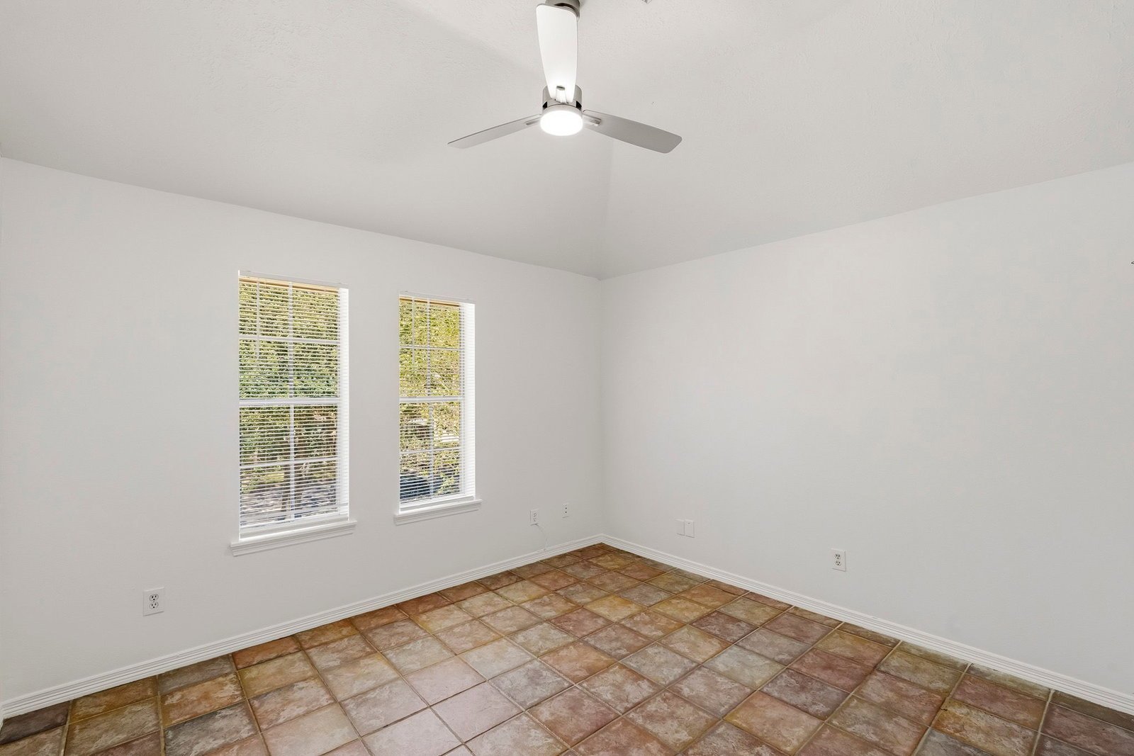1925 Lori Court Seabrook, TX 77586 property image