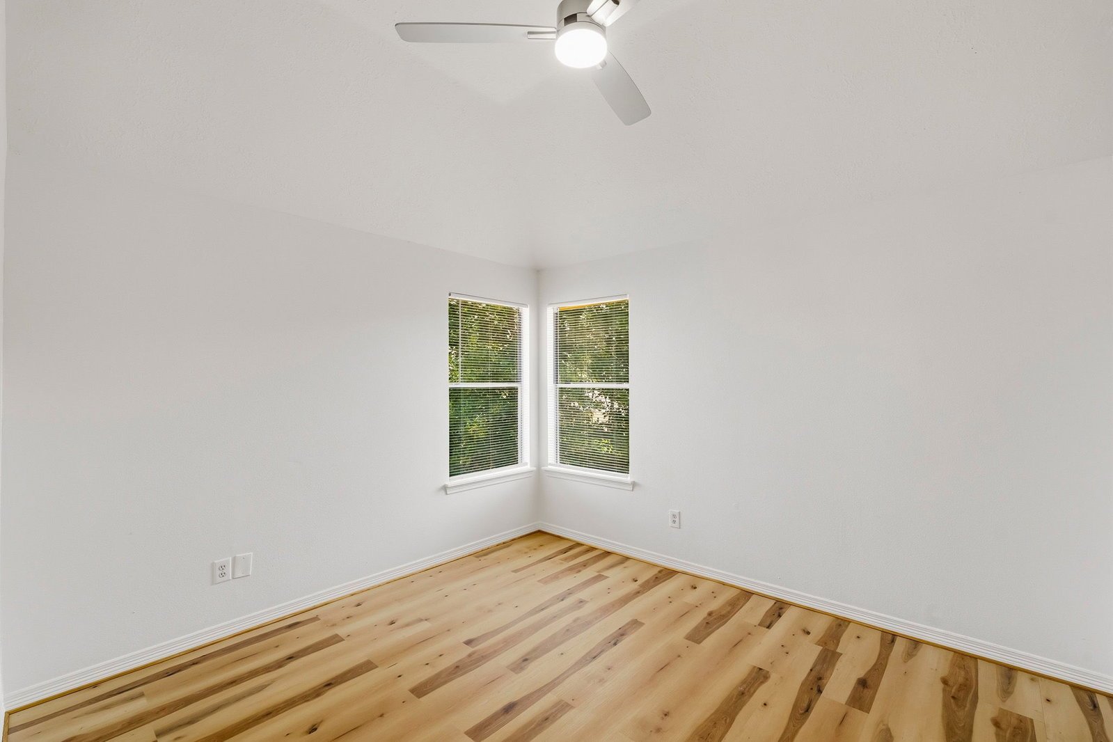 1925 Lori Court Seabrook, TX 77586 property image