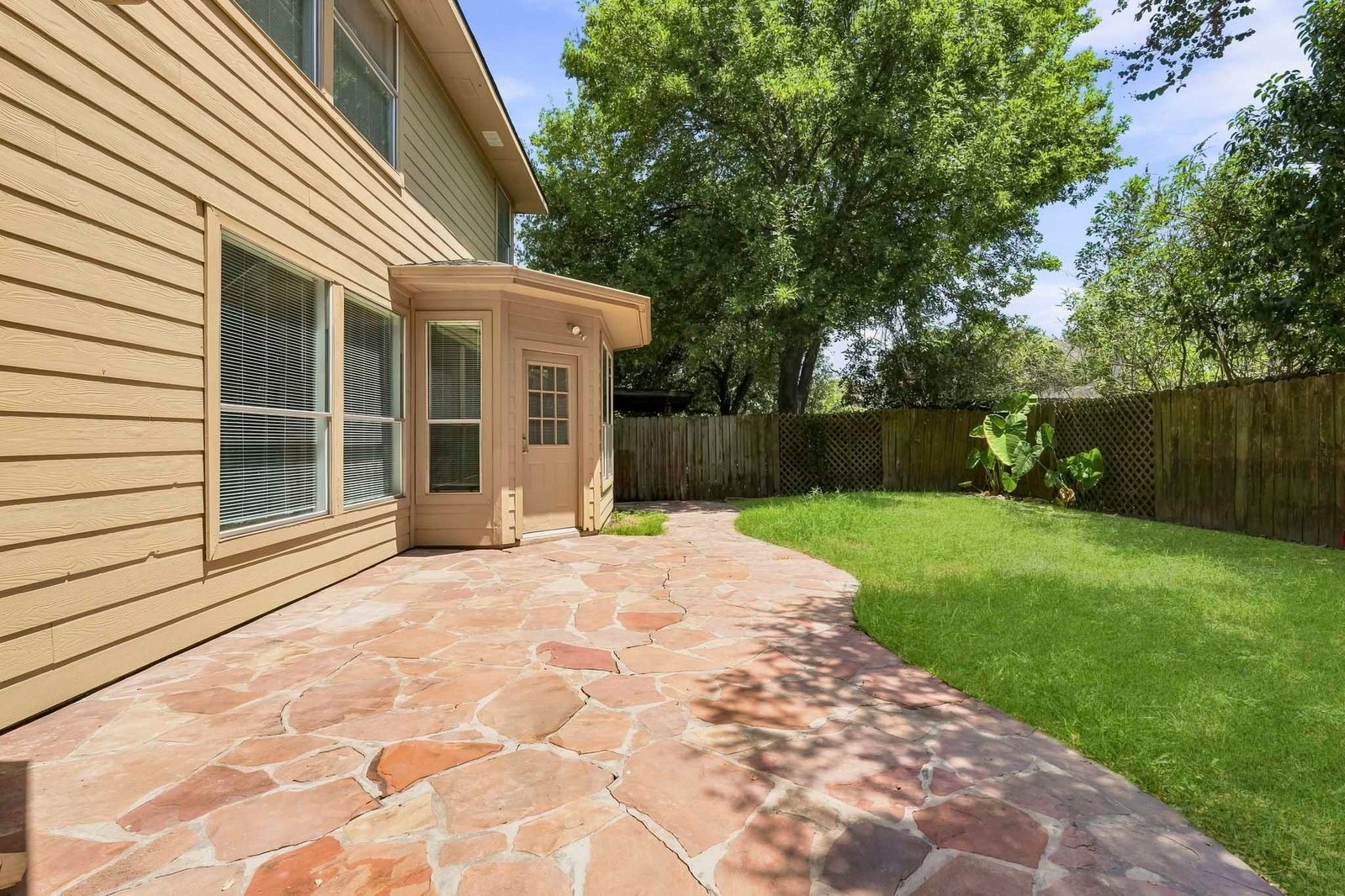 1925 Lori Court Seabrook, TX 77586 property image