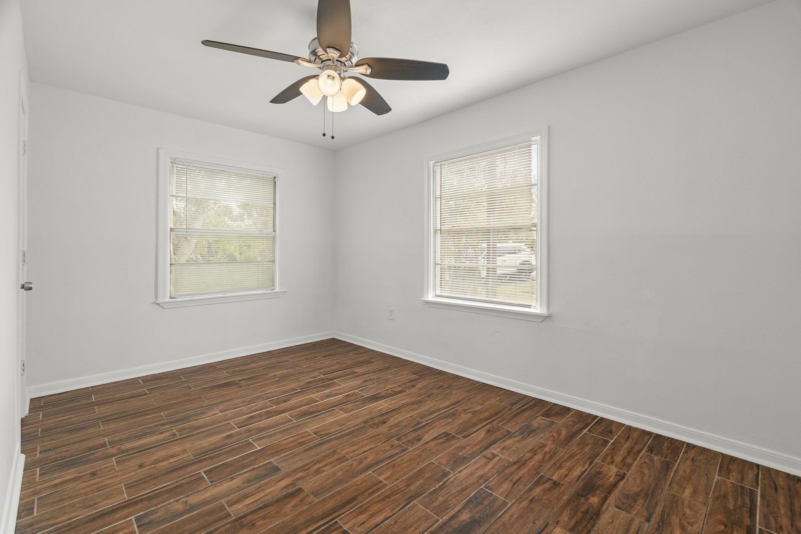 729 East 41st Street Houston, TX 77022 property image