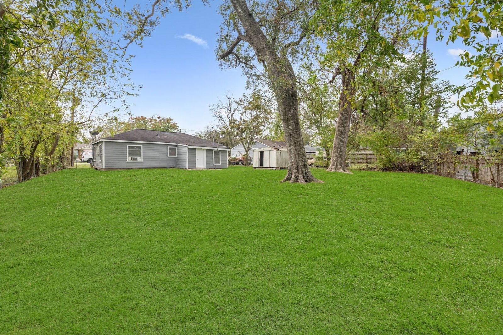 729 East 41st Street Houston, TX 77022 property image