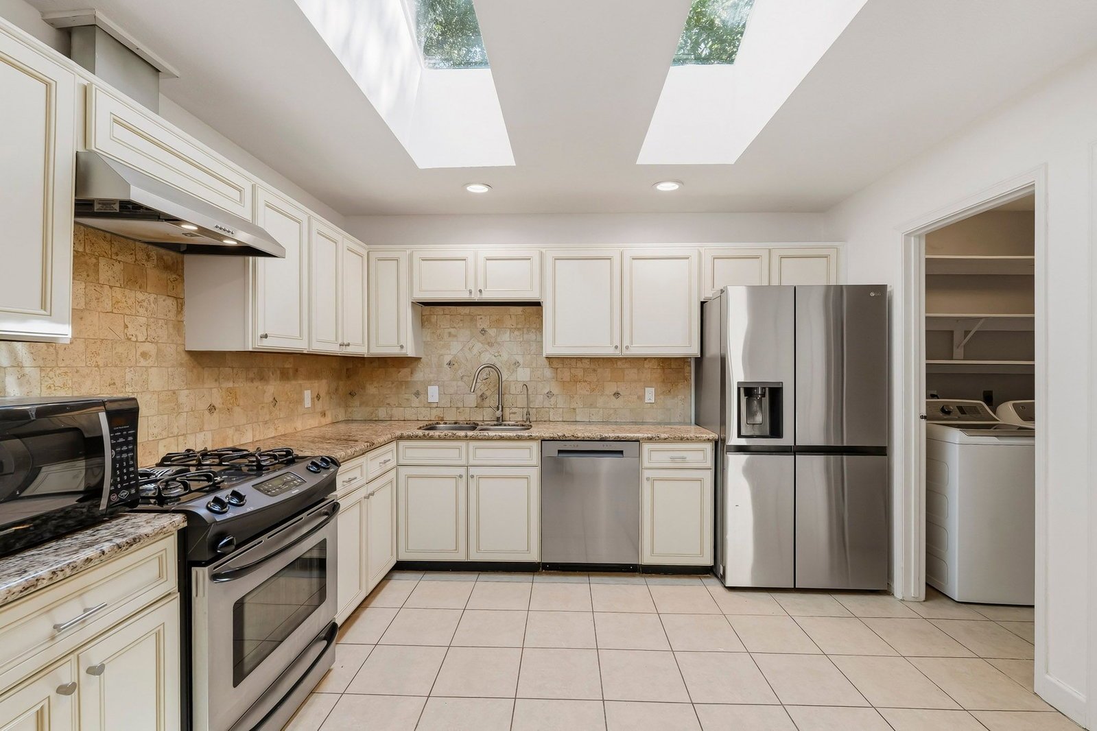 Wind Whisper Court (69) - B The Woodlands, TX 77380 property image