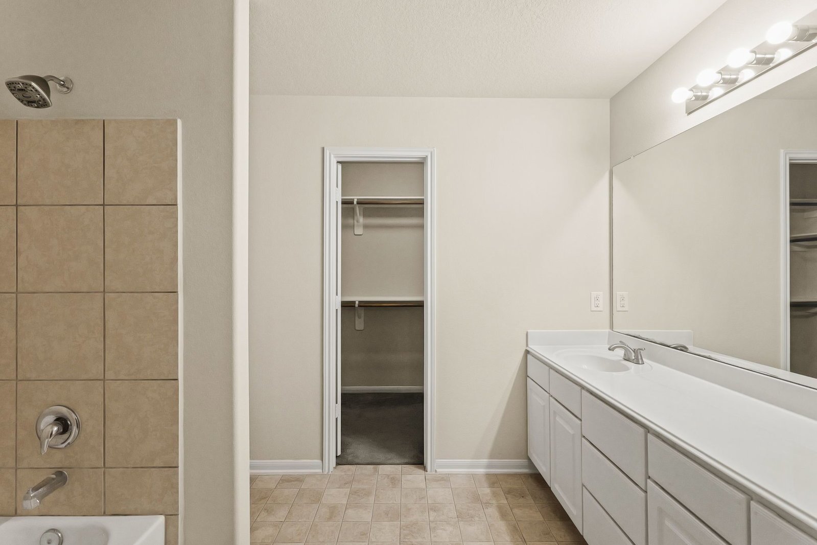 16799 Blackberry Lily Lane Conroe, TX 77385 property image