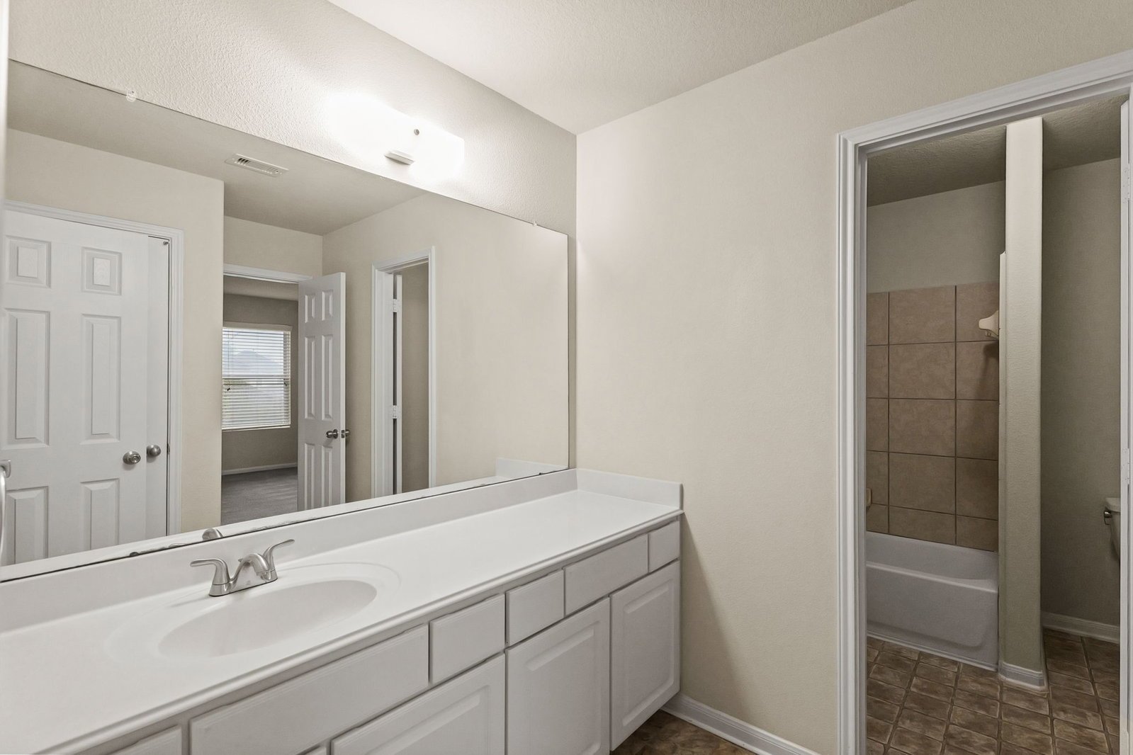 16799 Blackberry Lily Lane Conroe, TX 77385 property image