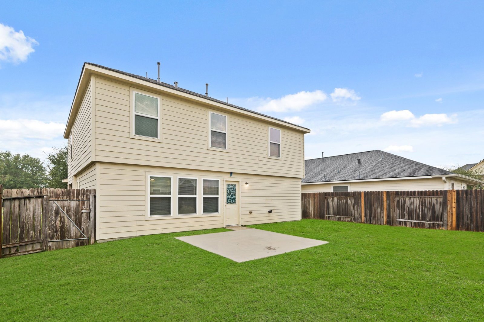 16799 Blackberry Lily Lane Conroe, TX 77385 property image