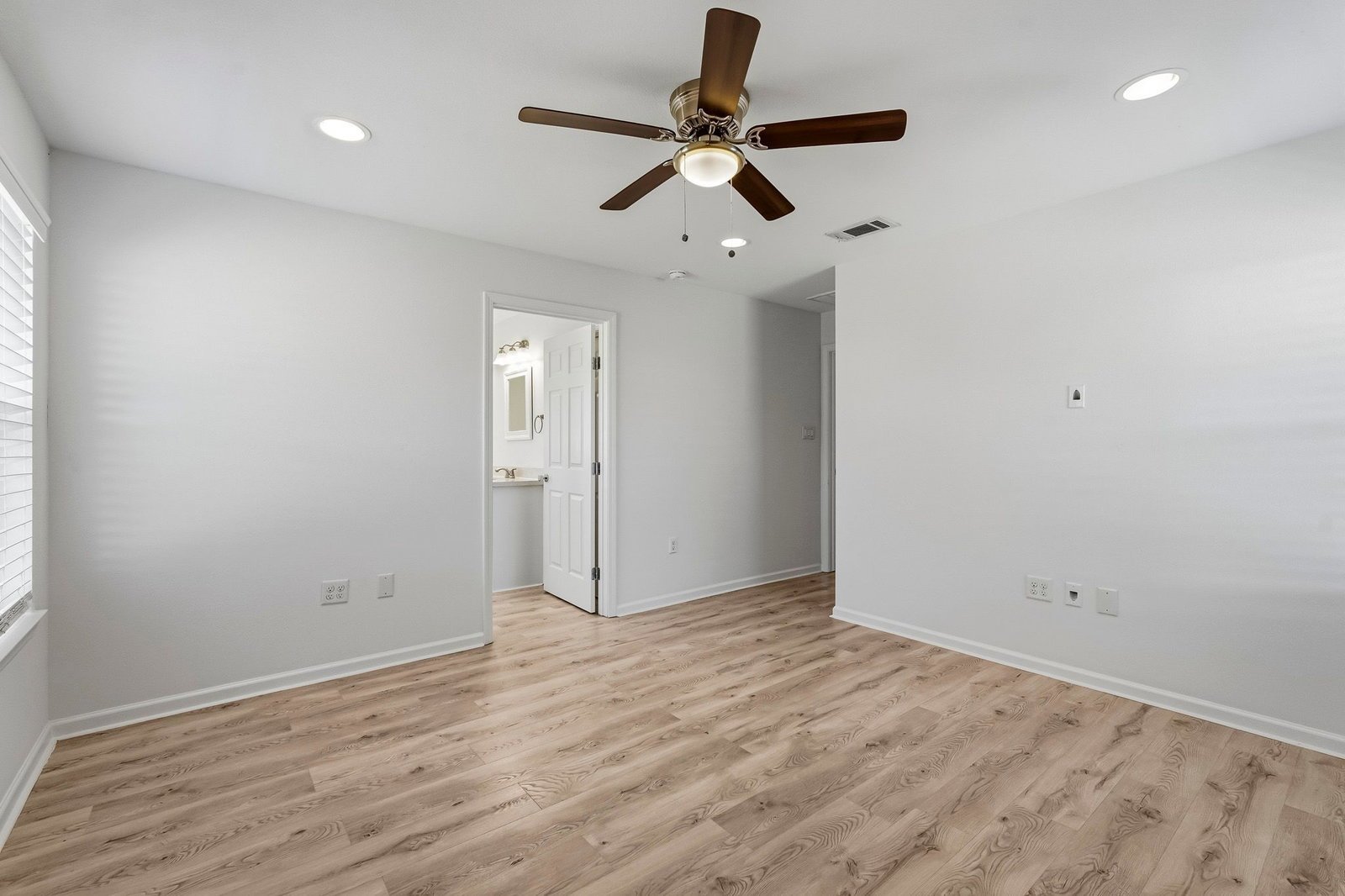 4106 Gardendale Drive Houston, TX 77092 property image
