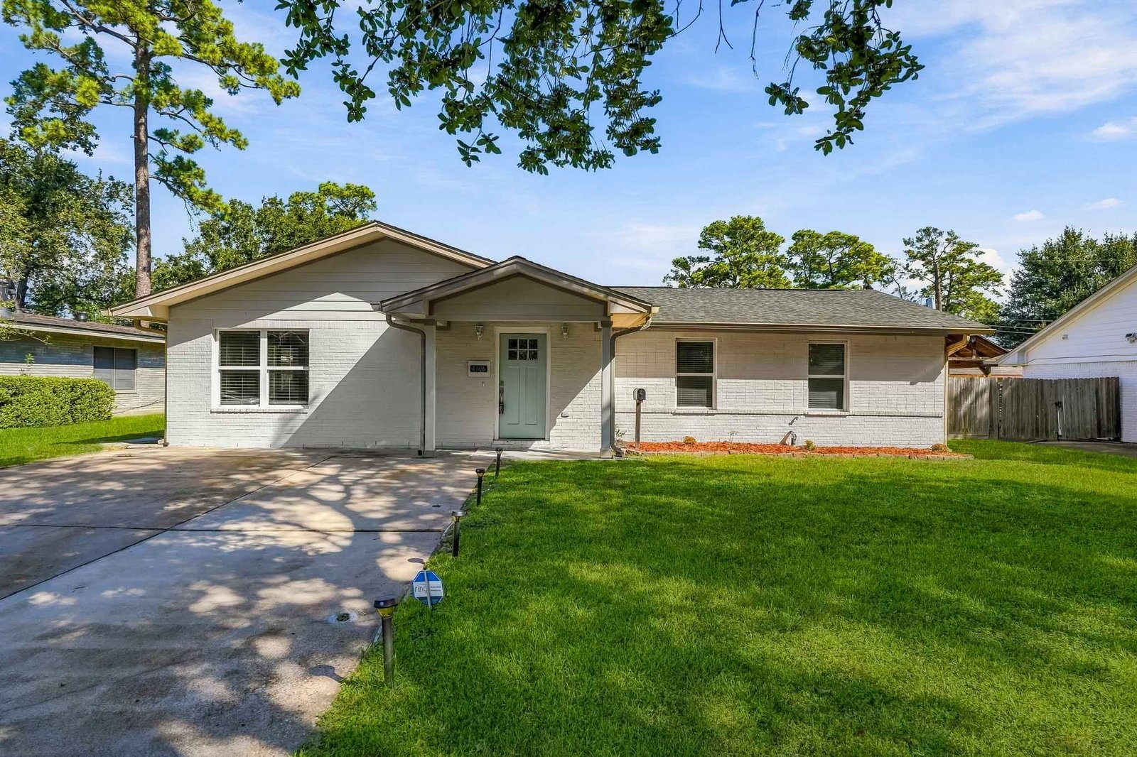 4106 Gardendale Drive Houston, TX 77092 property image