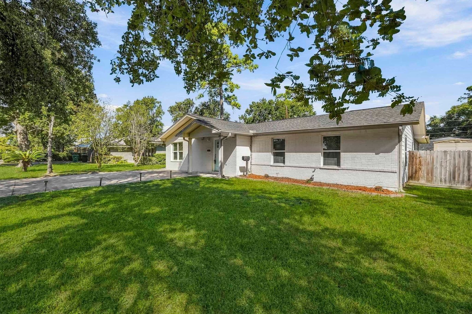 4106 Gardendale Drive Houston, TX 77092 property image