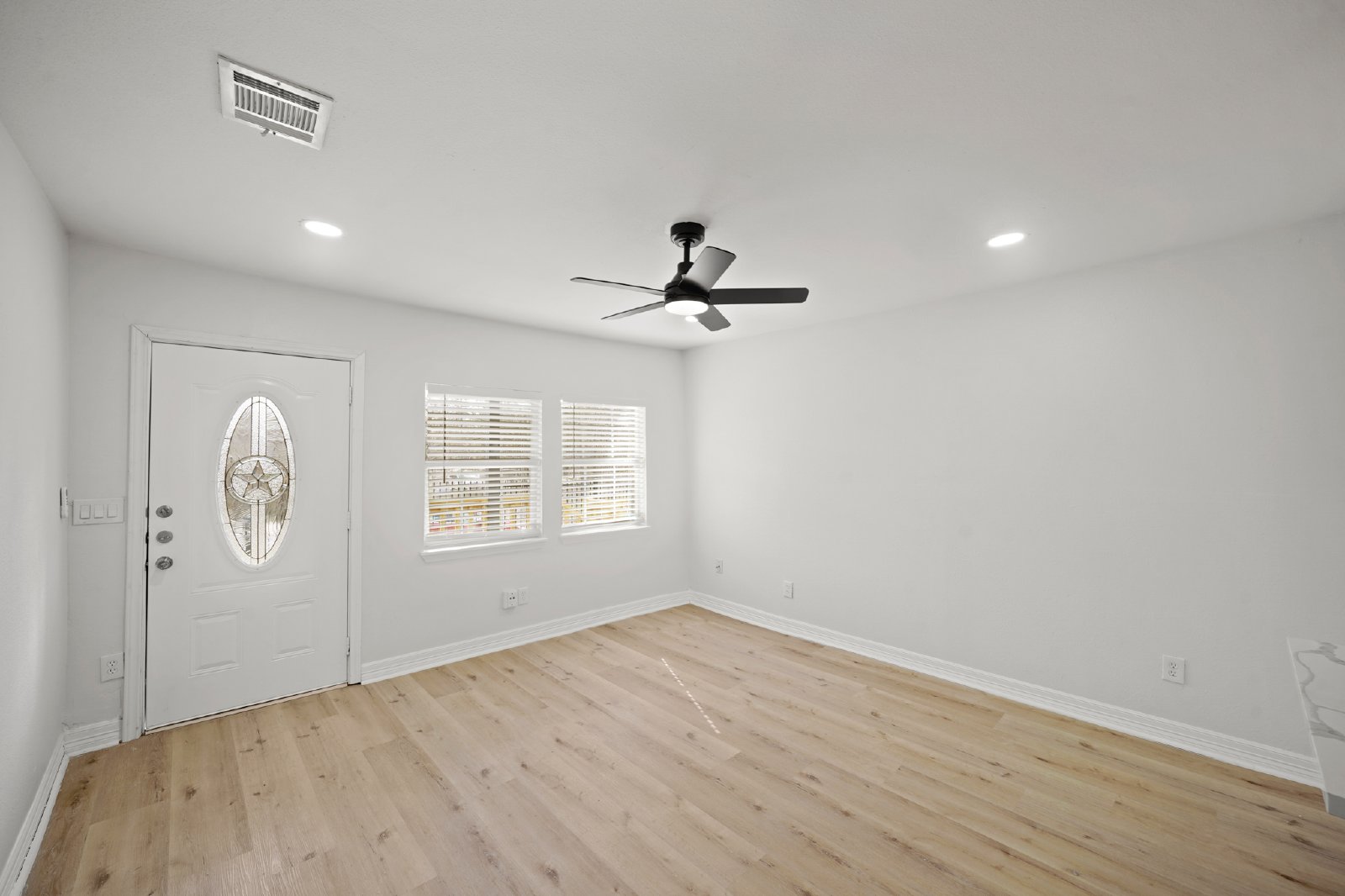 Farmer Street (3501) - B - 1 property image