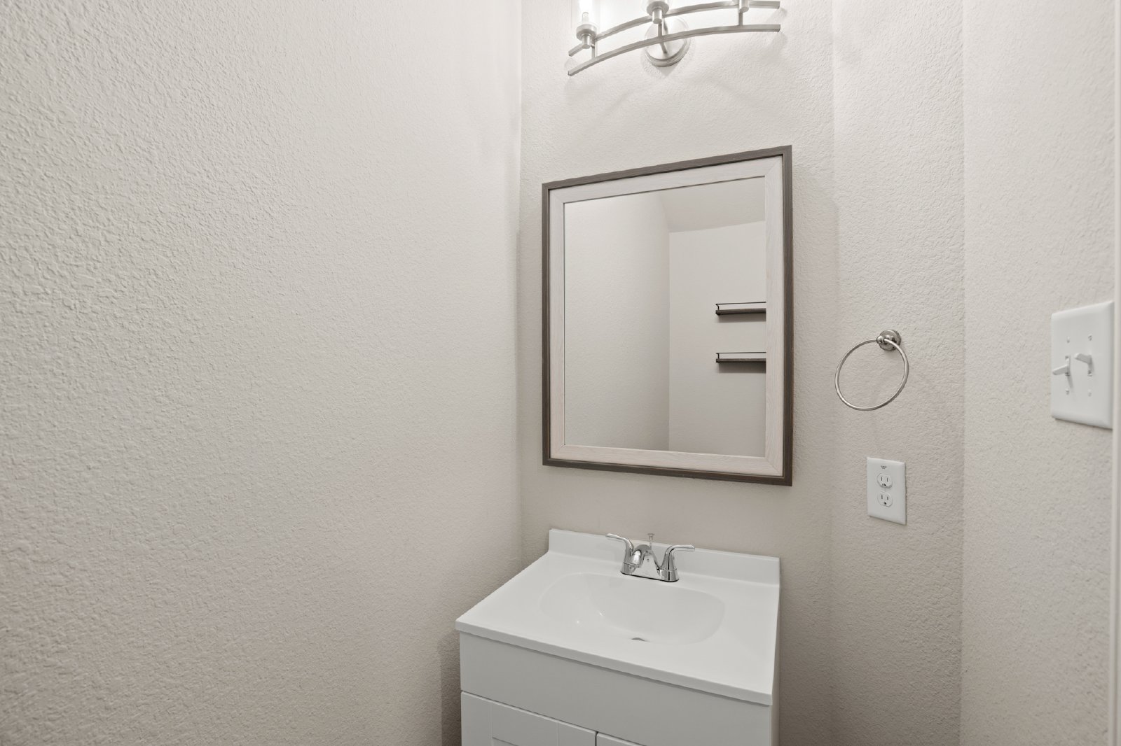 Esk River Trail Trl (5710) - S - OFO - 1 property image