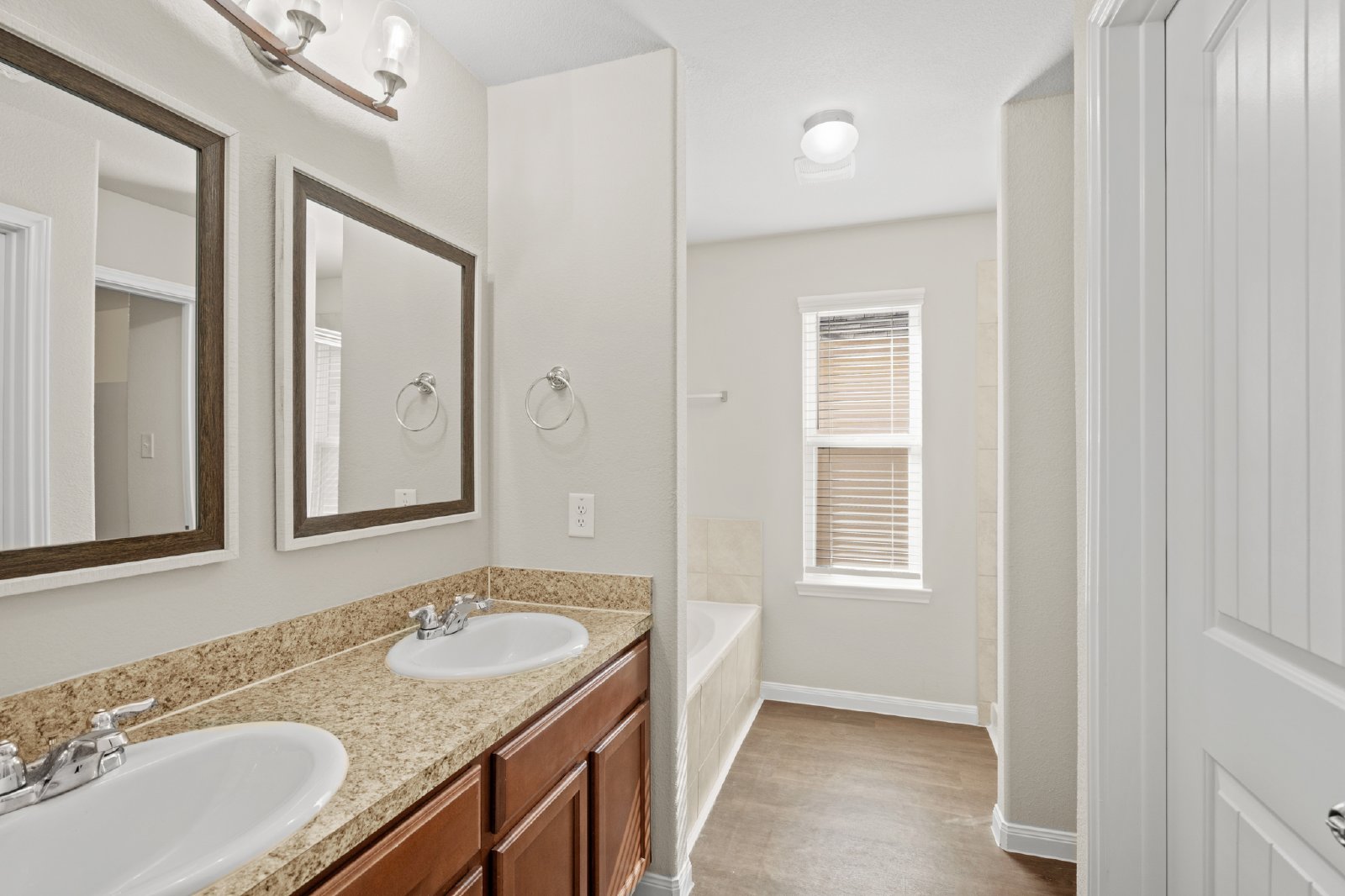 Esk River Trail Trl (5710) - S - OFO - 1 property image