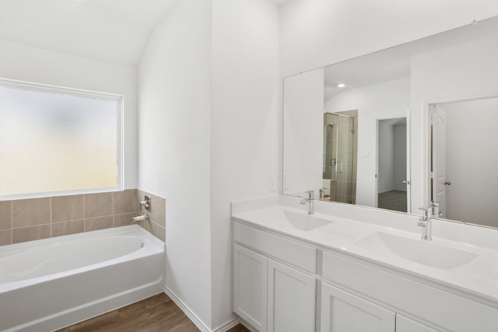 Emerald Ocean Drive (3004) - A - 1 property image